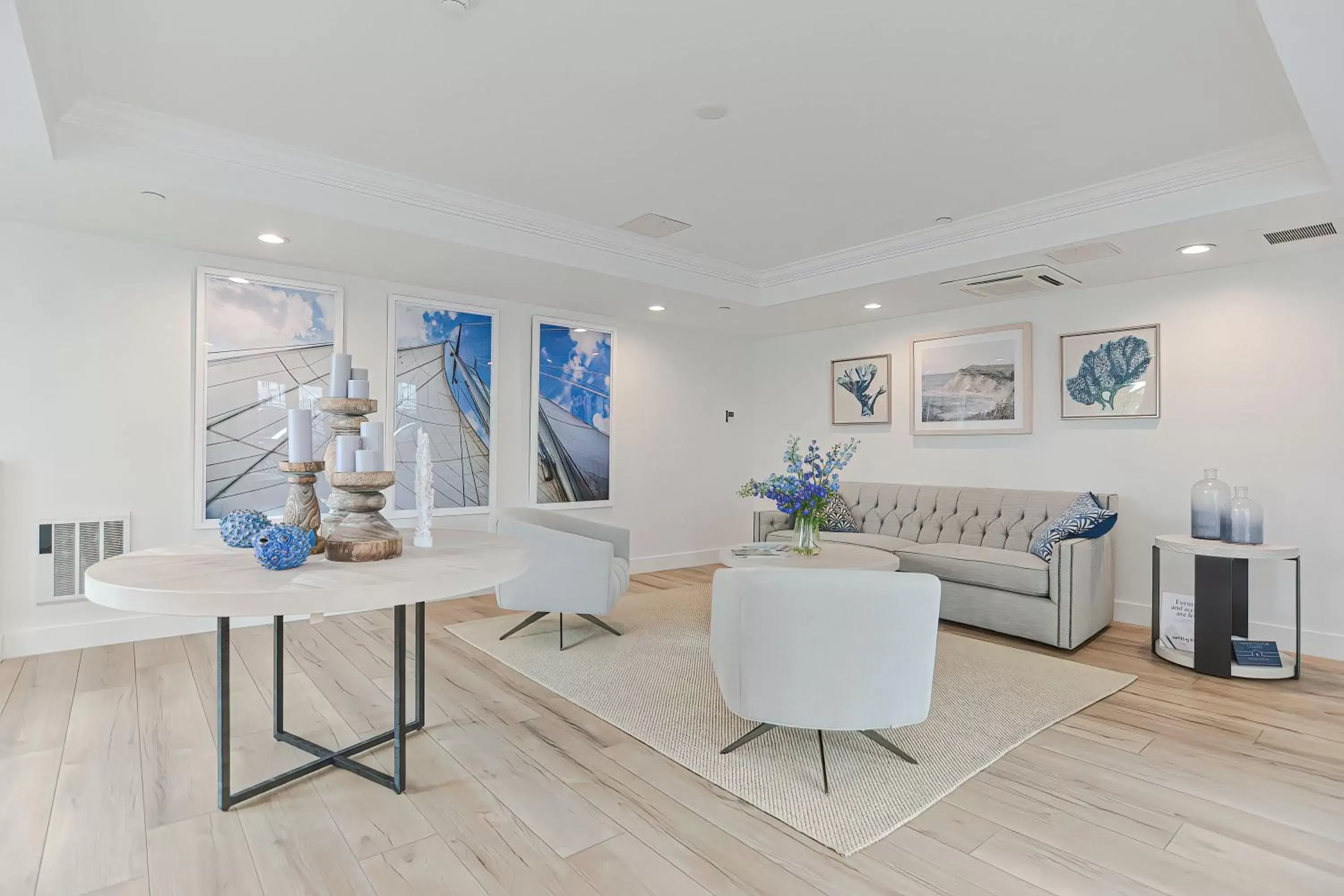 Seating Area in Harbourtown Suites on Plymouth Harbor