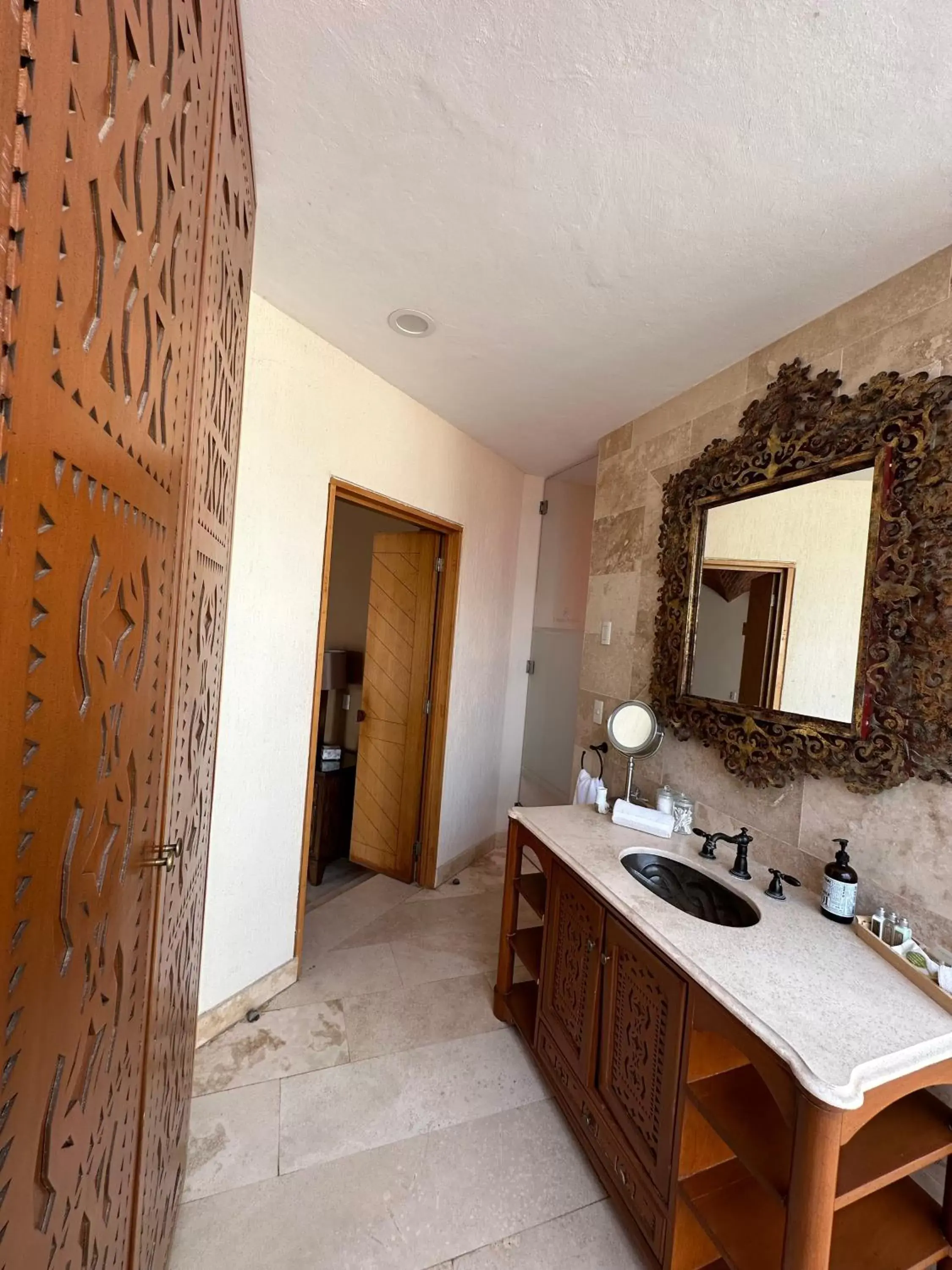 Bathroom in Hotel Lindo Ajijic Bed & Breakfast