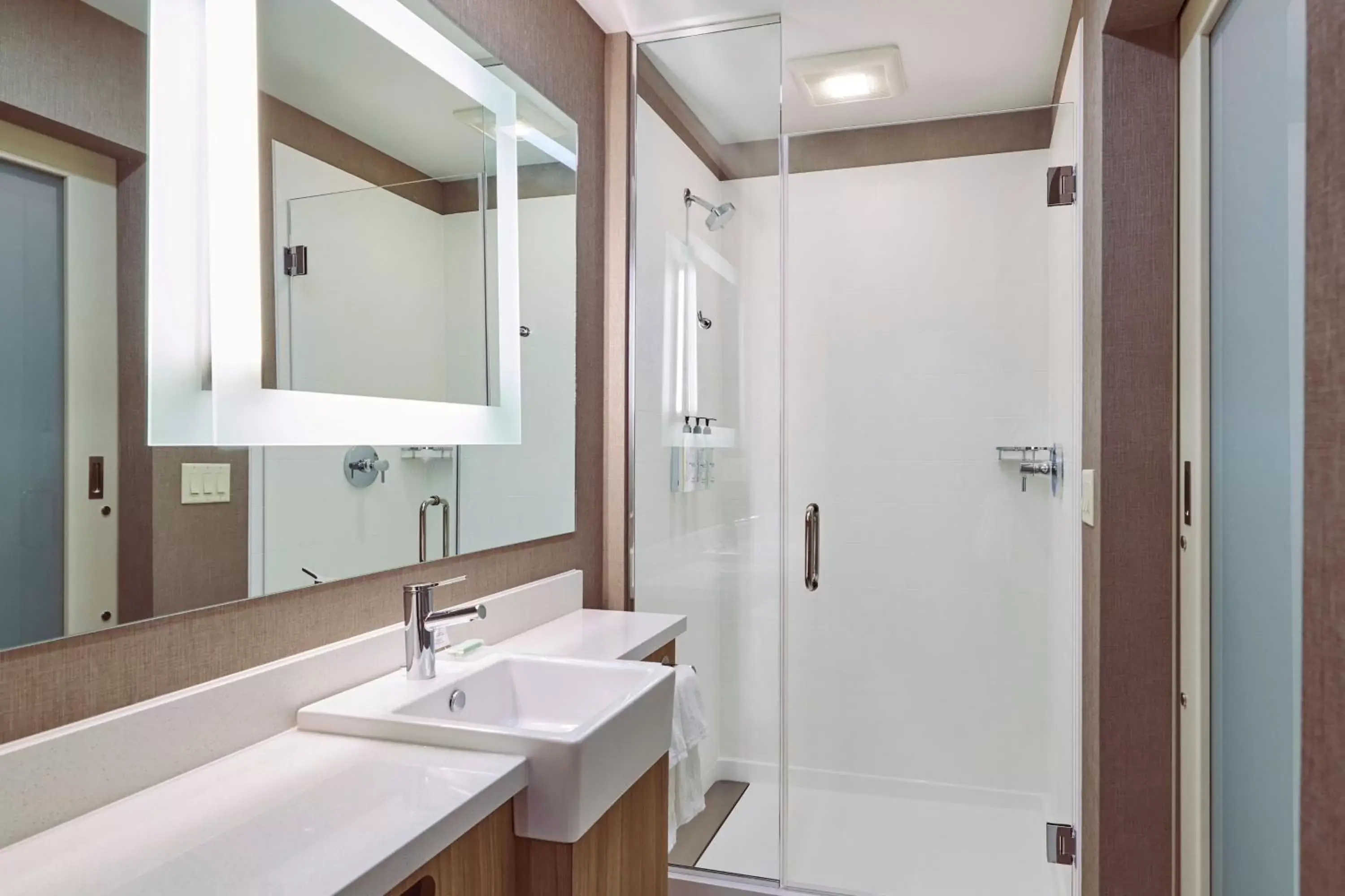 Bathroom in SpringHill Suites by Marriott Medford Airport