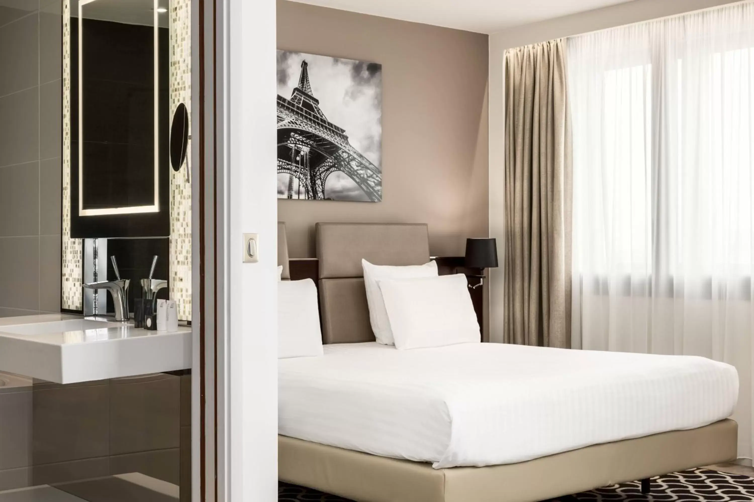 Bedroom, Bed in AC Hotel Paris Porte Maillot by Marriott