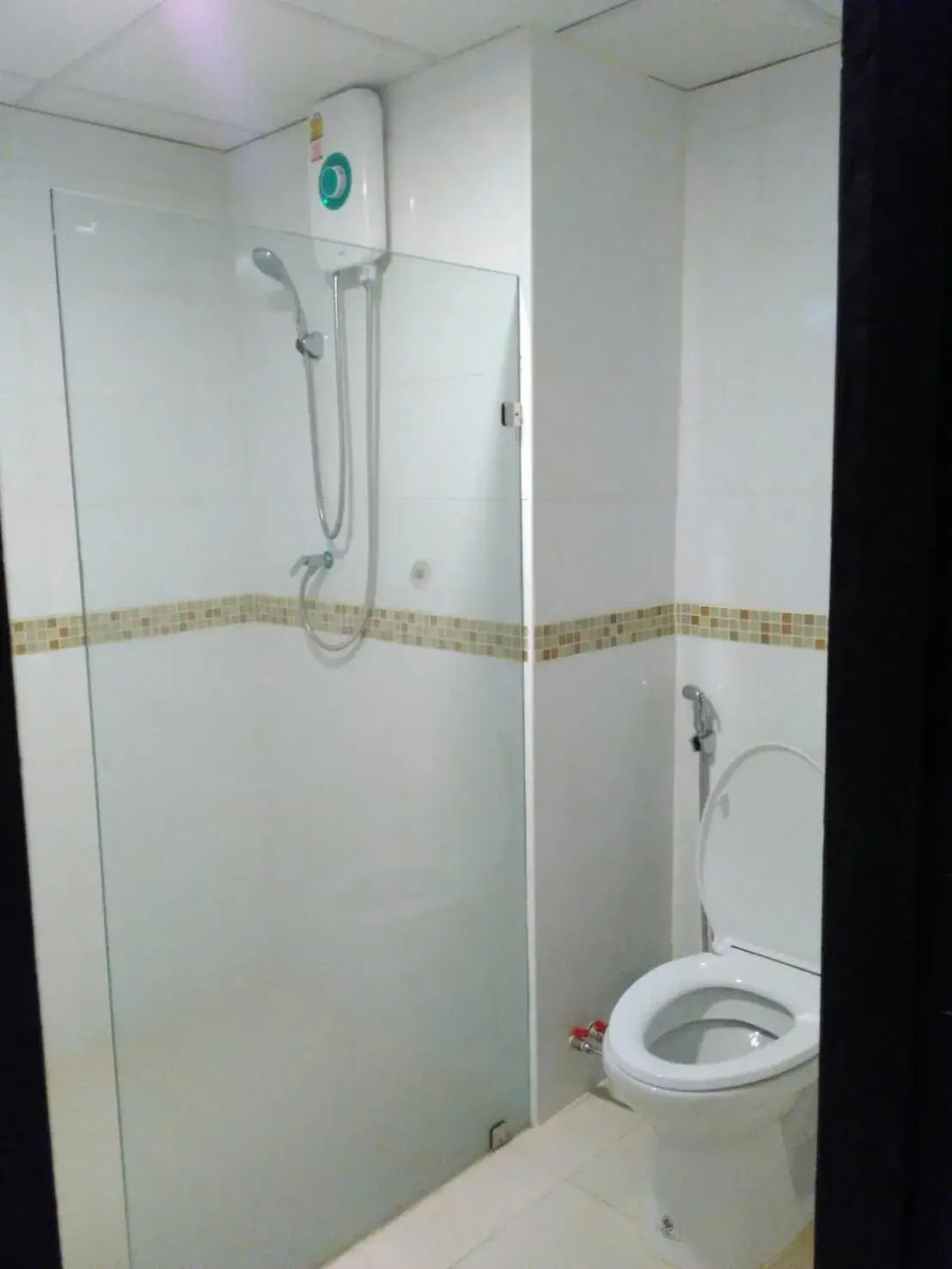 Bathroom in Tongpoon Hotel Bathroom in Tongpoon Hotel