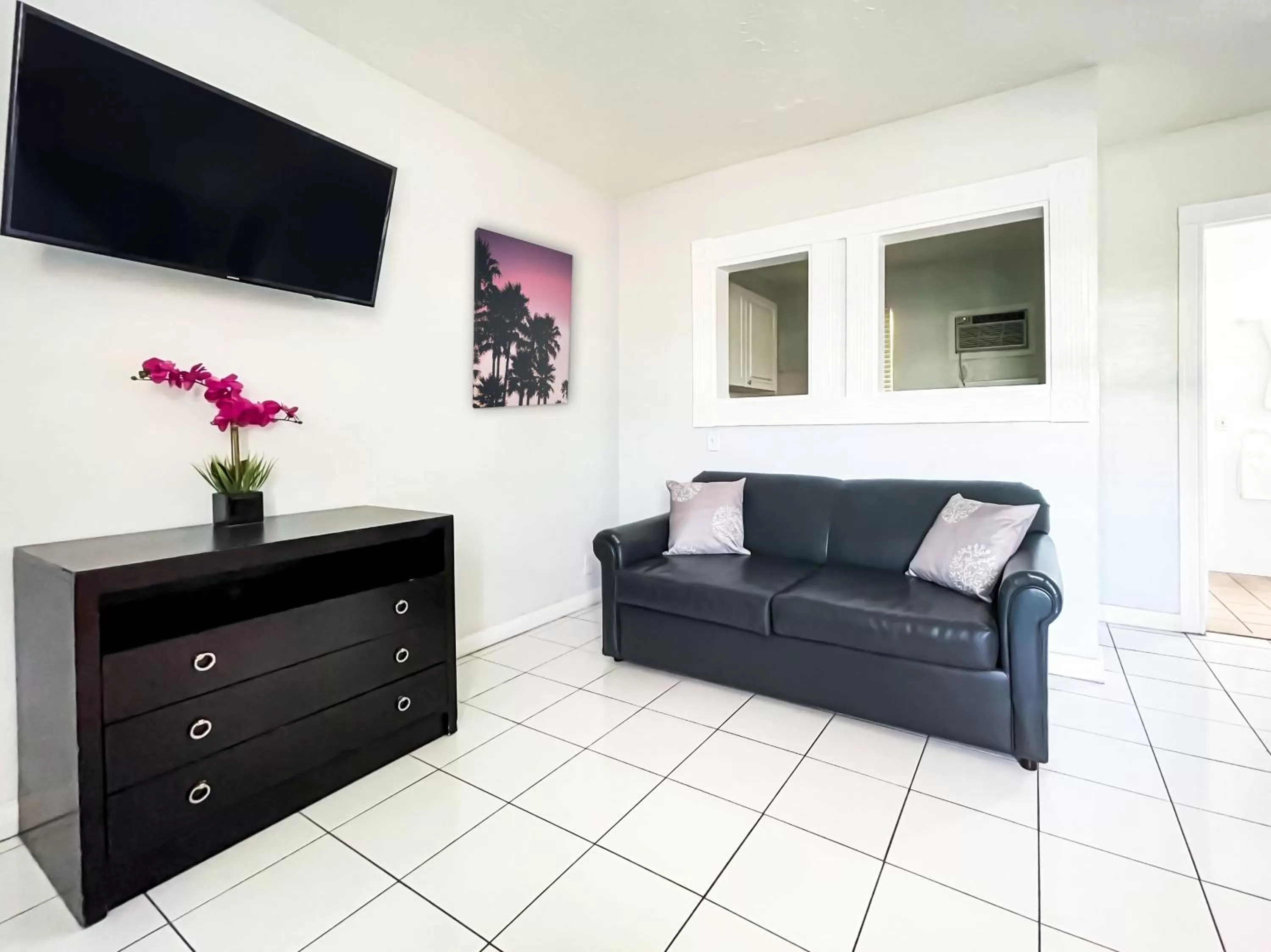 Living room, Seating Area in The Swan