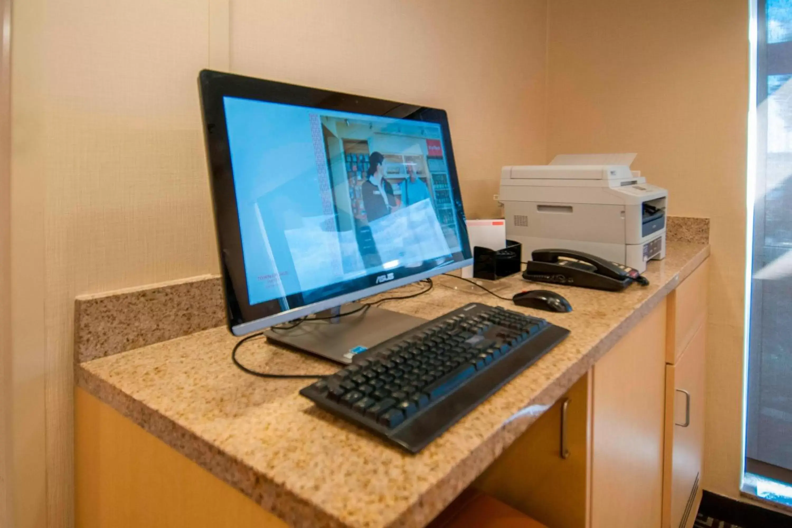 Business facilities, TV/Entertainment Center in TownePlace Suites by Marriott Baton Rouge Gonzales
