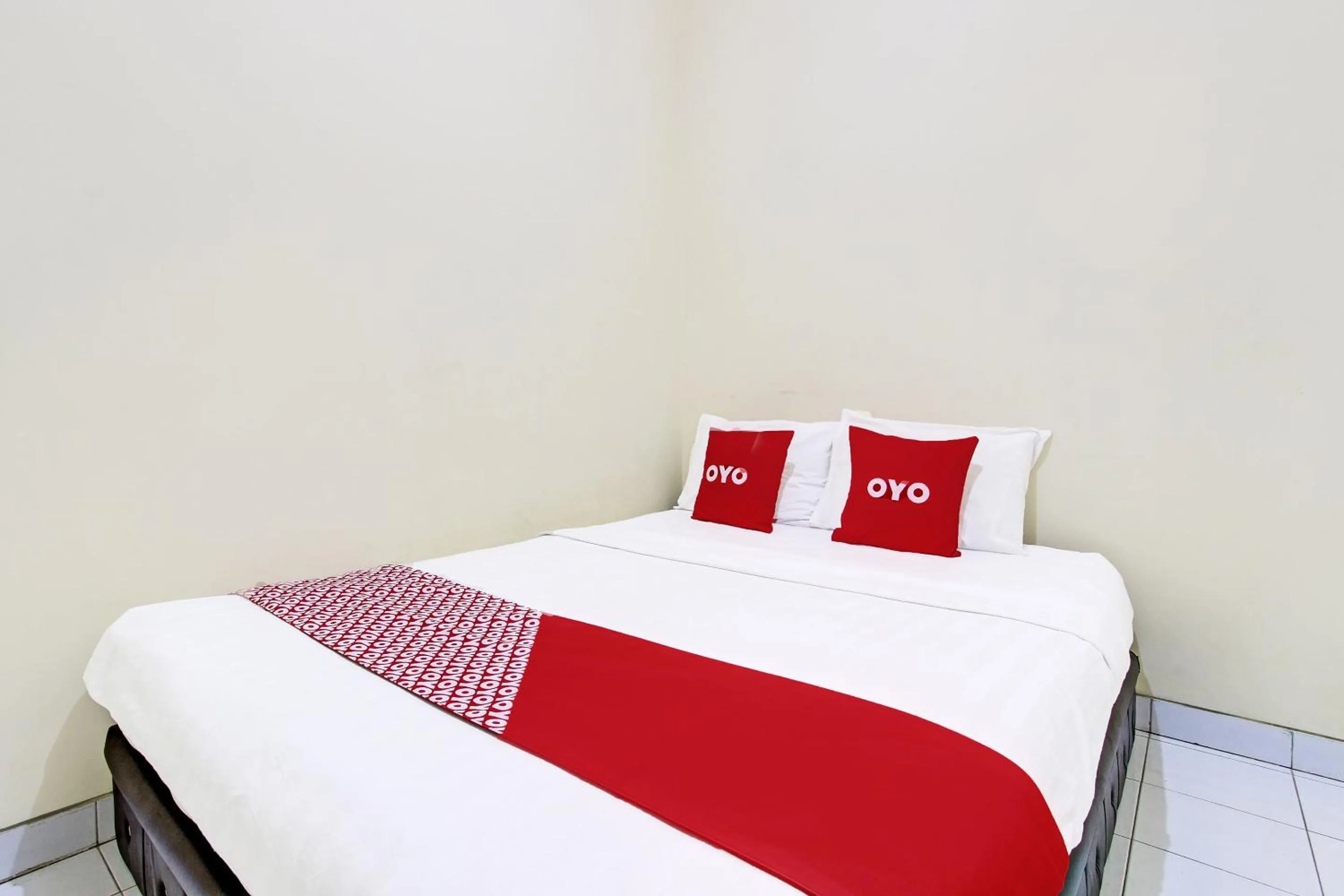 Bedroom, Bed in OYO 91803 Gita Graha Guest House Syariah