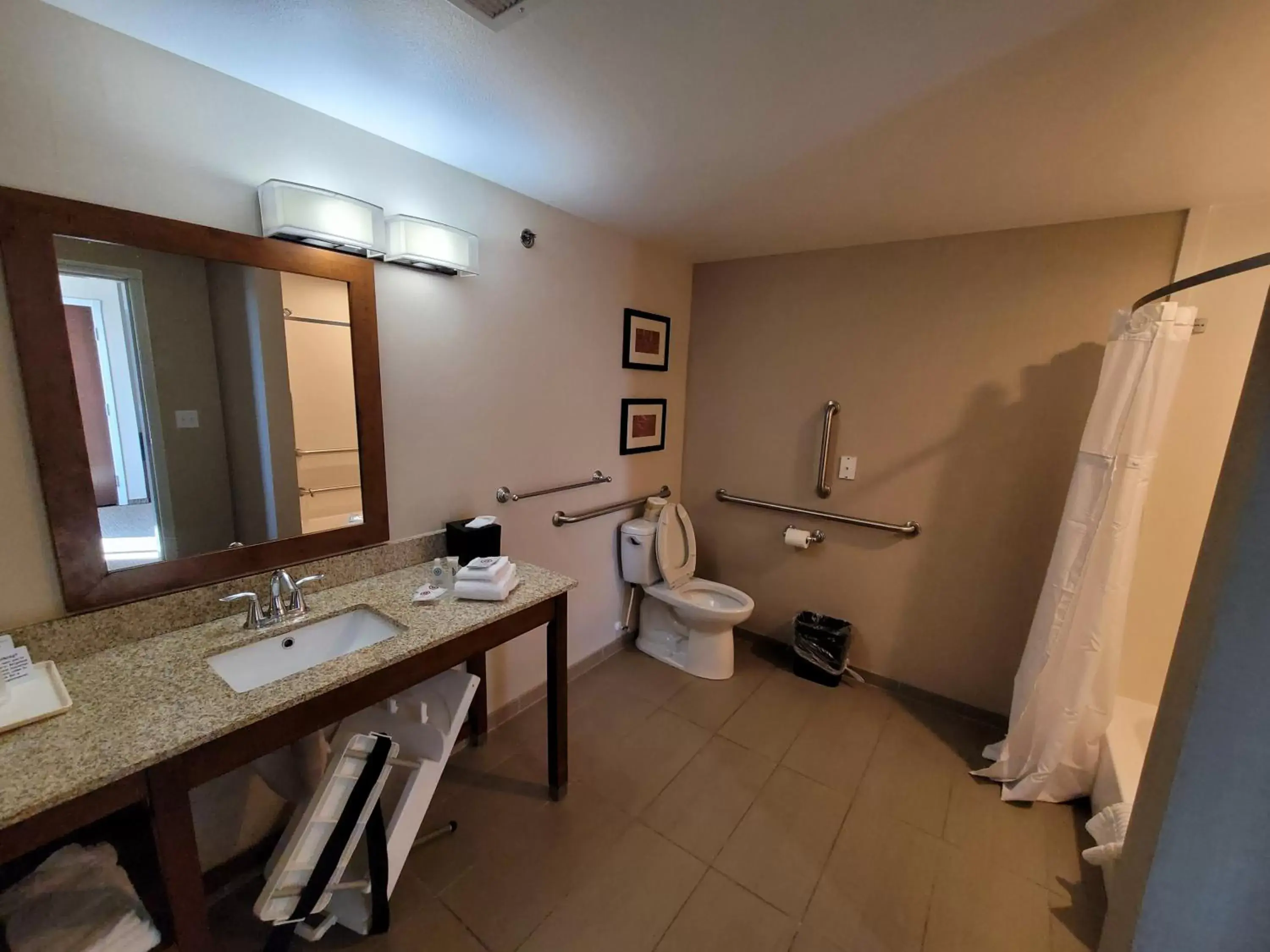 Bathroom in Comfort Suites Kanab National Park Area