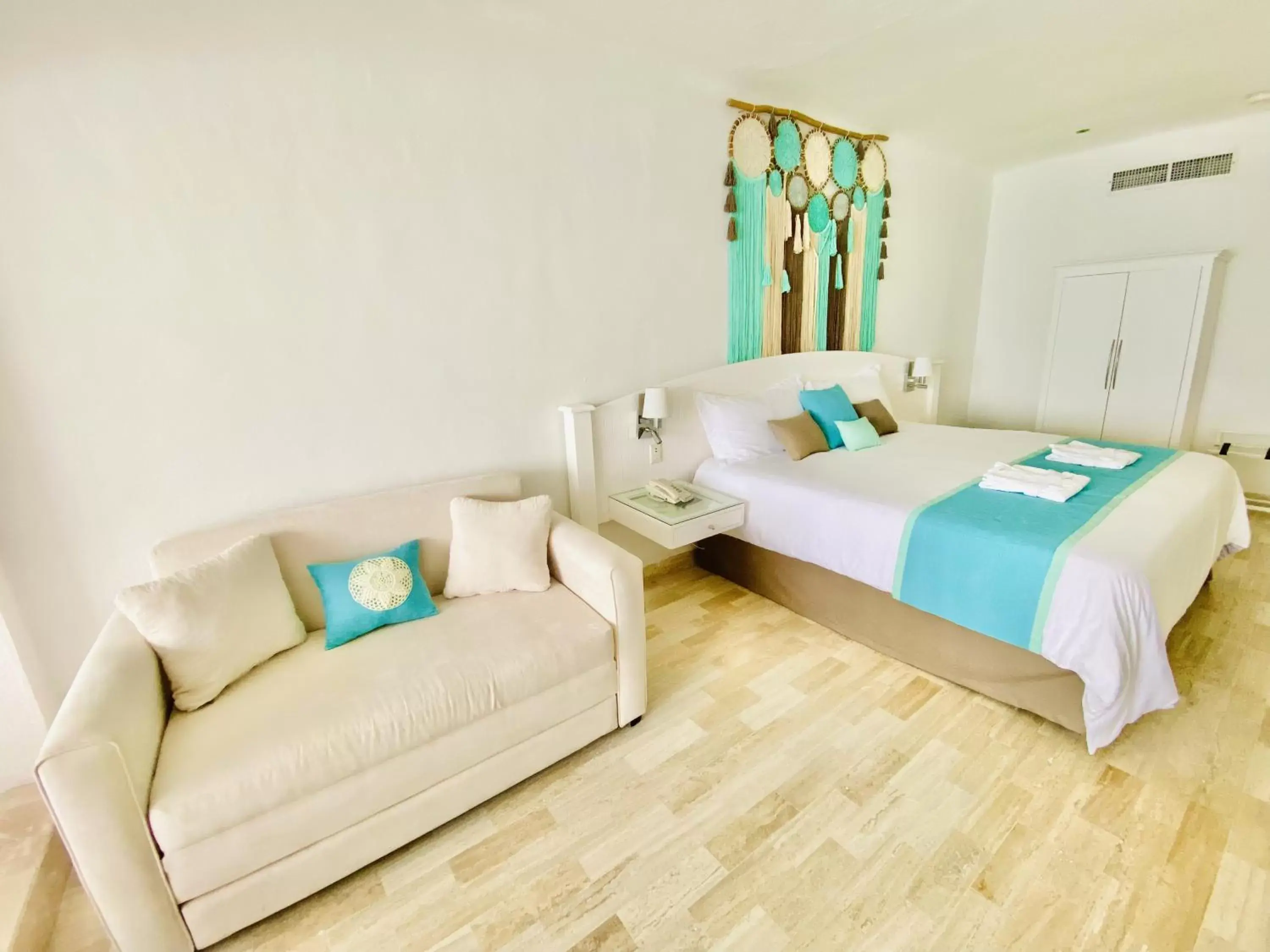 Bedroom, Bed in Cyan Cancun Resort & Spa