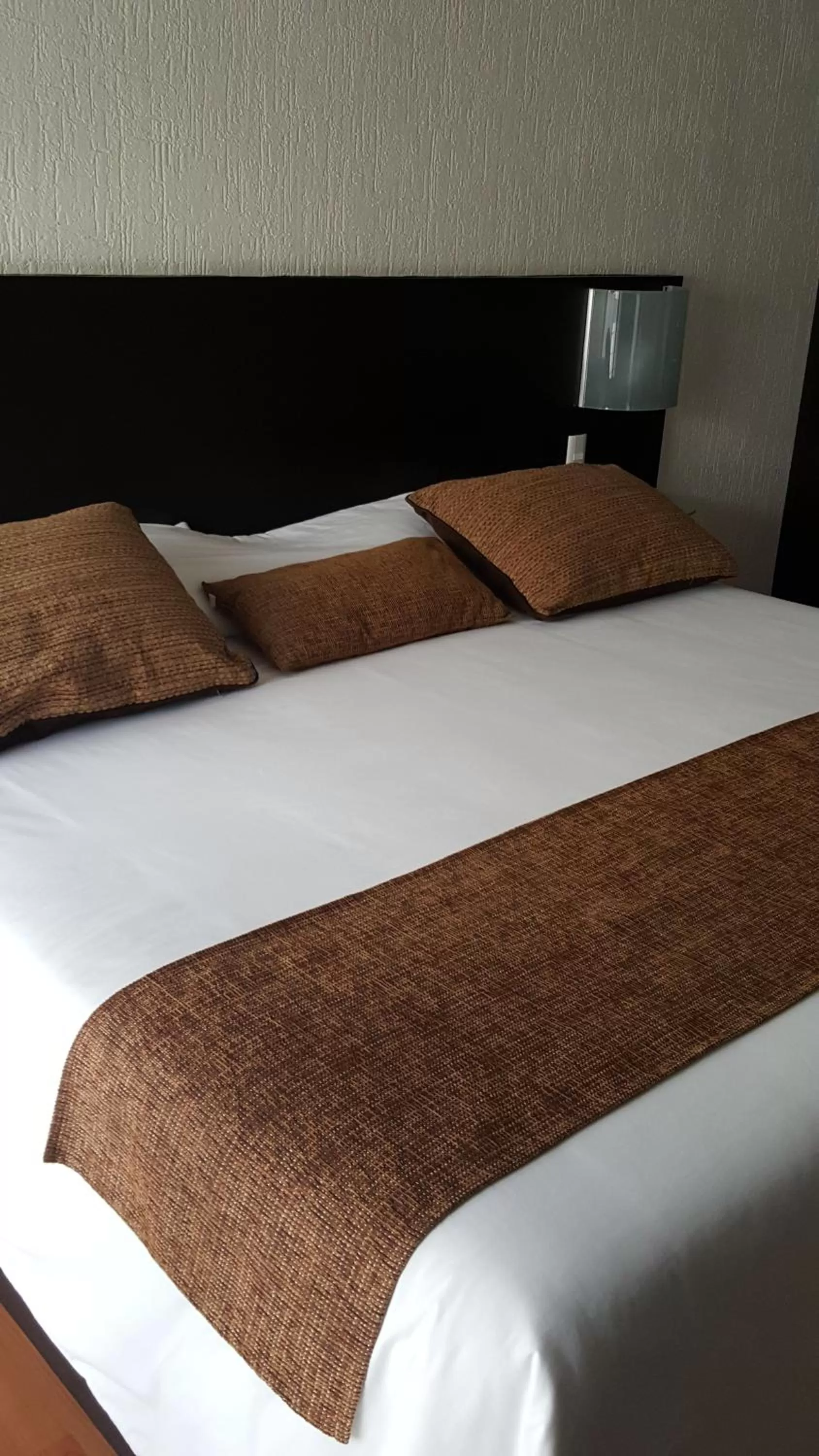 Bed in Bosque de Magnolias 93