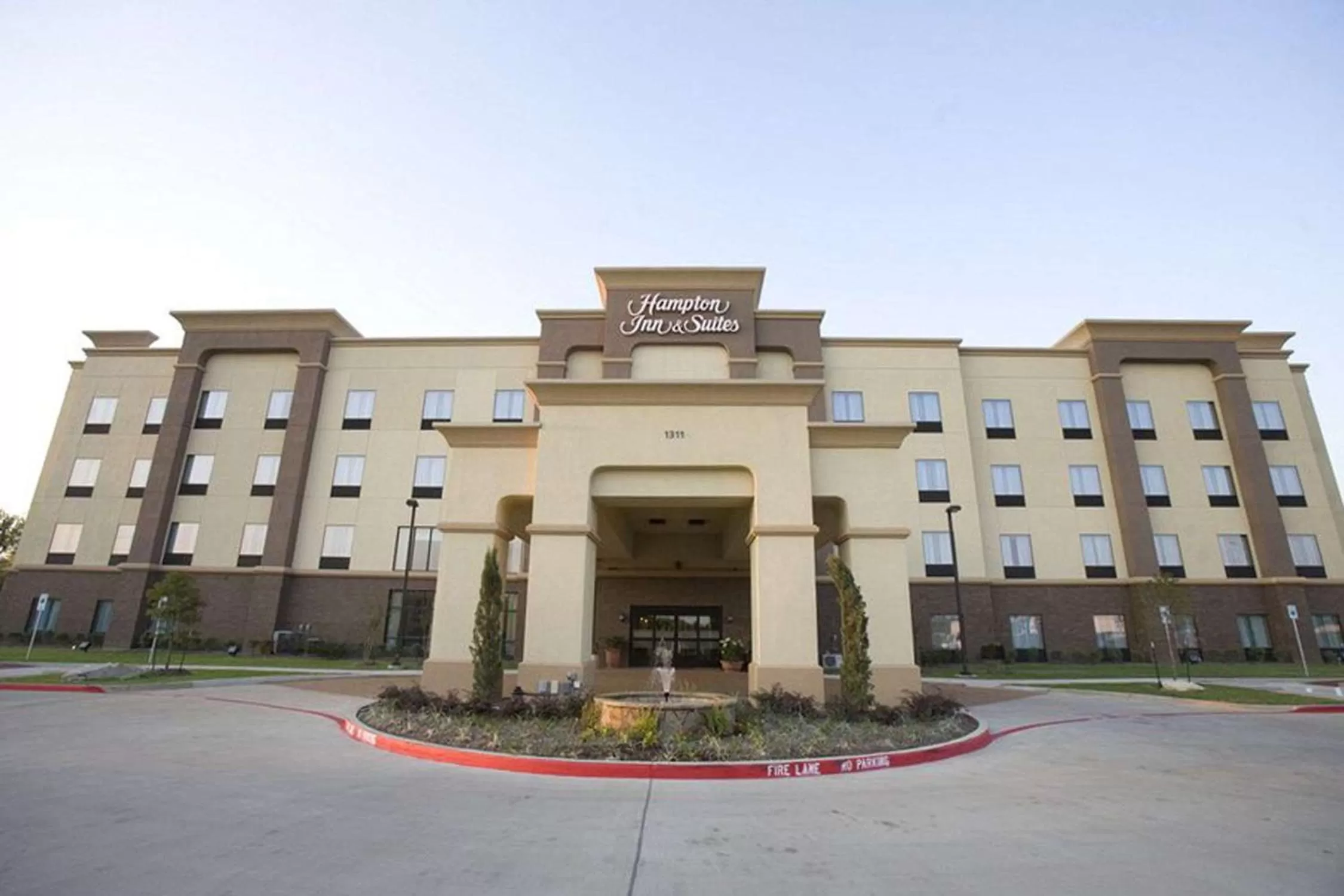 Property building in Hampton Inn & Suites Dallas-DeSoto