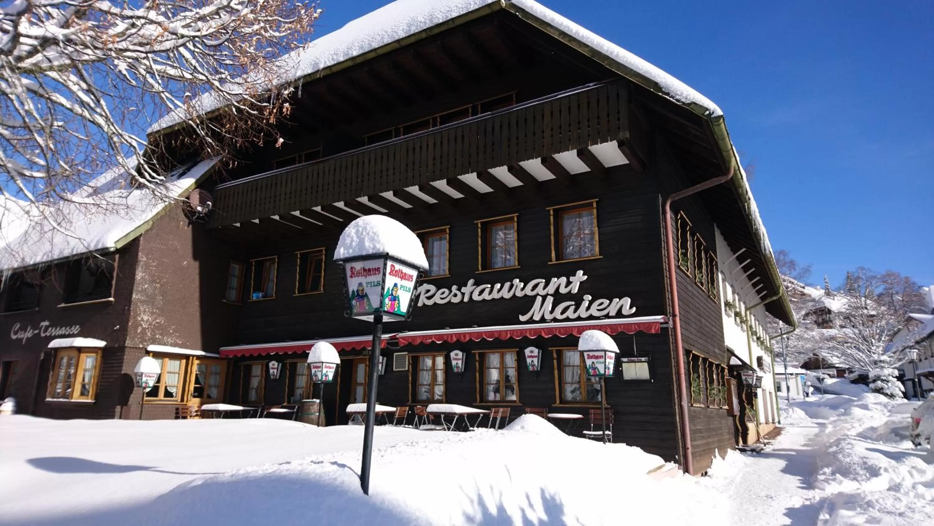 Property building, Winter in Hotel Maien