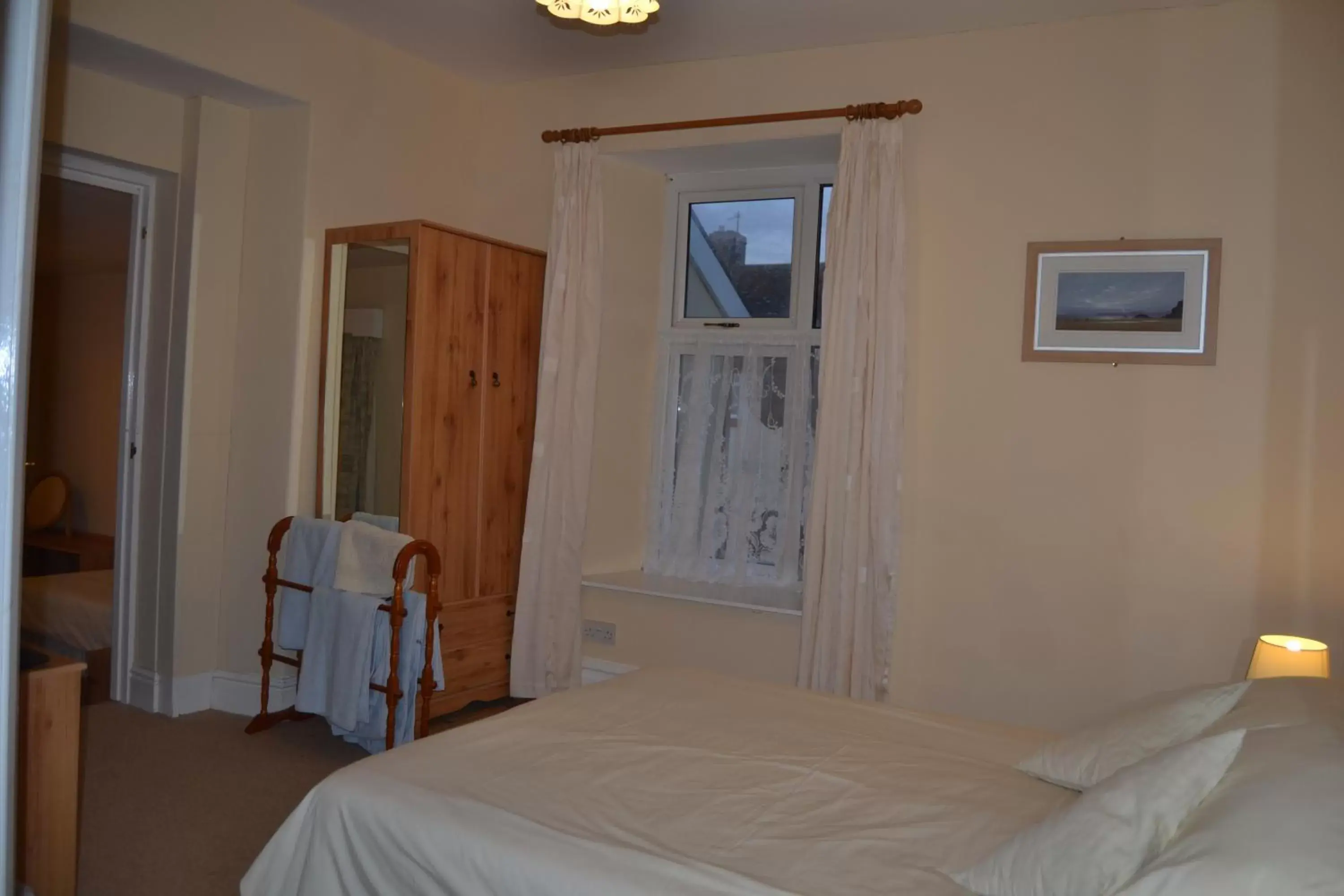 Bedroom, Bed in City Inn Bedroom, Bed in City Inn