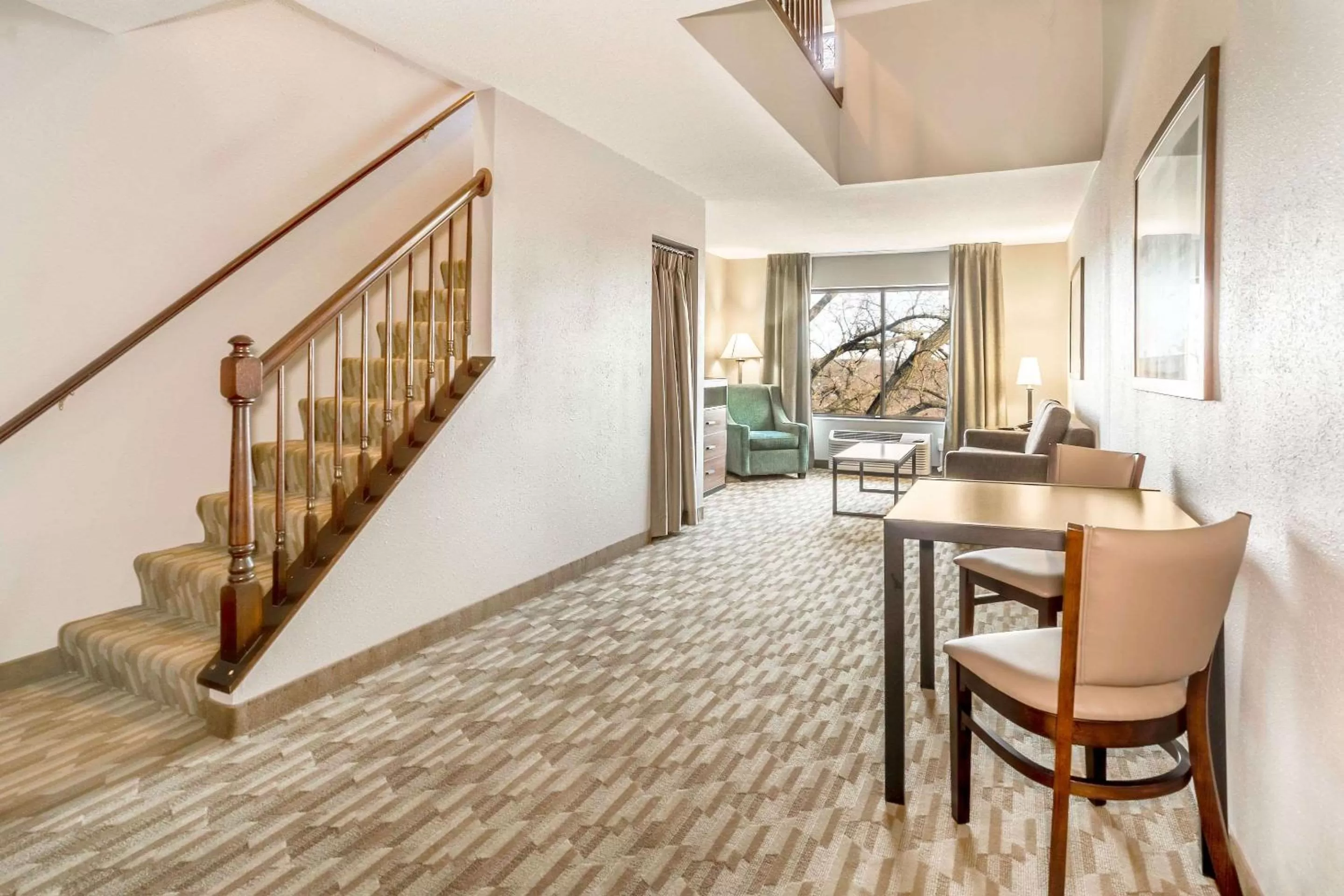 King Suite with Sofa Bed in Riverview Inn & Suites, Ascend Hotel Collection