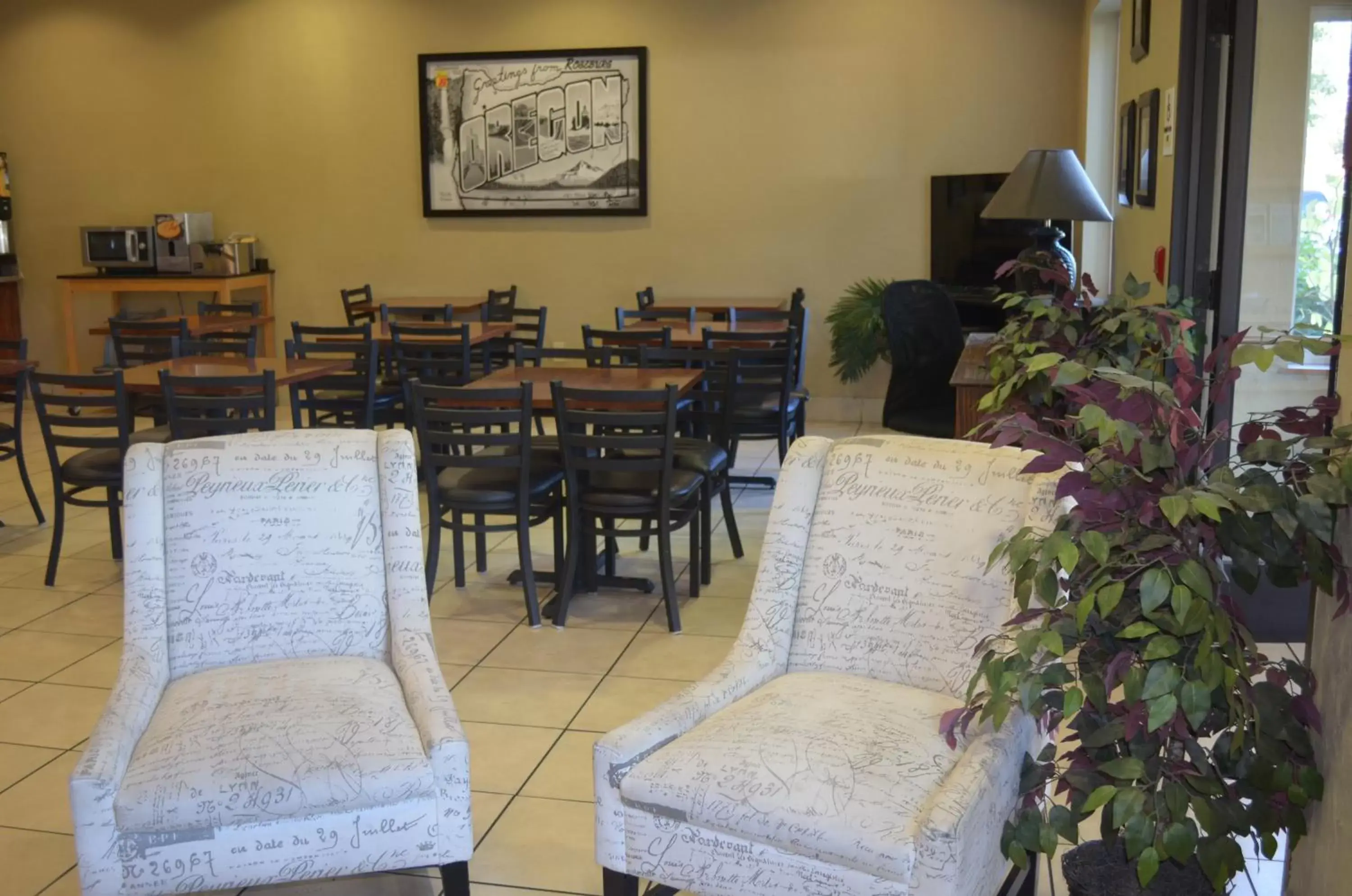 Lobby or reception, Restaurant/Places to Eat in Super 8 by Wyndham Roseburg