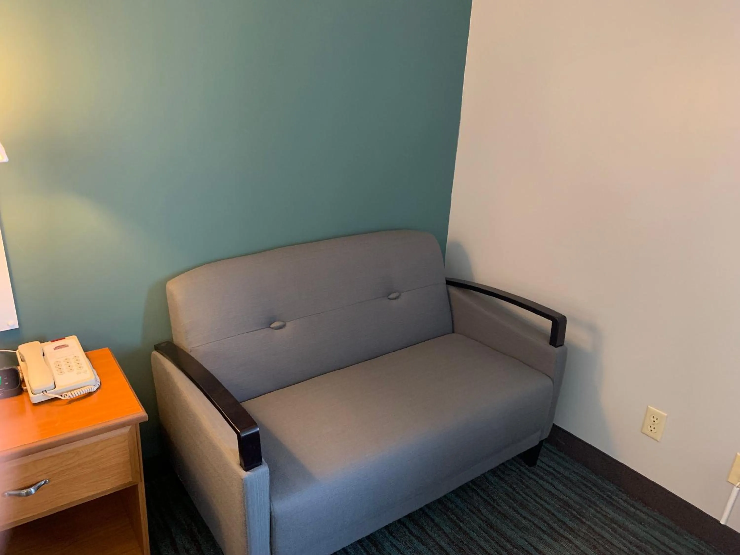 Seating area in Countryside Inn & Suites Omaha East-Council Bluffs IA