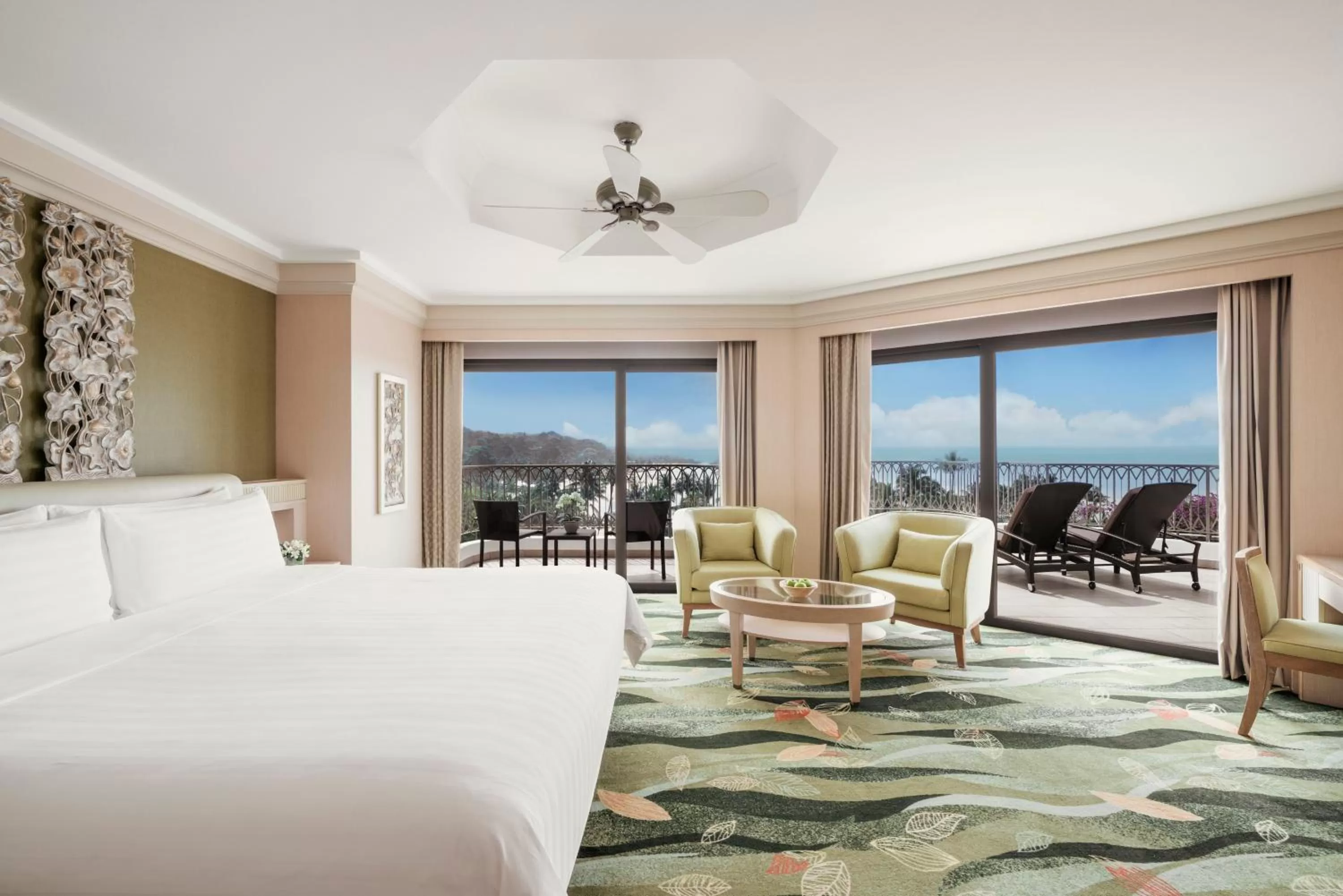 Patio, Bed in Shangri-La Rasa Sentosa, Singapore