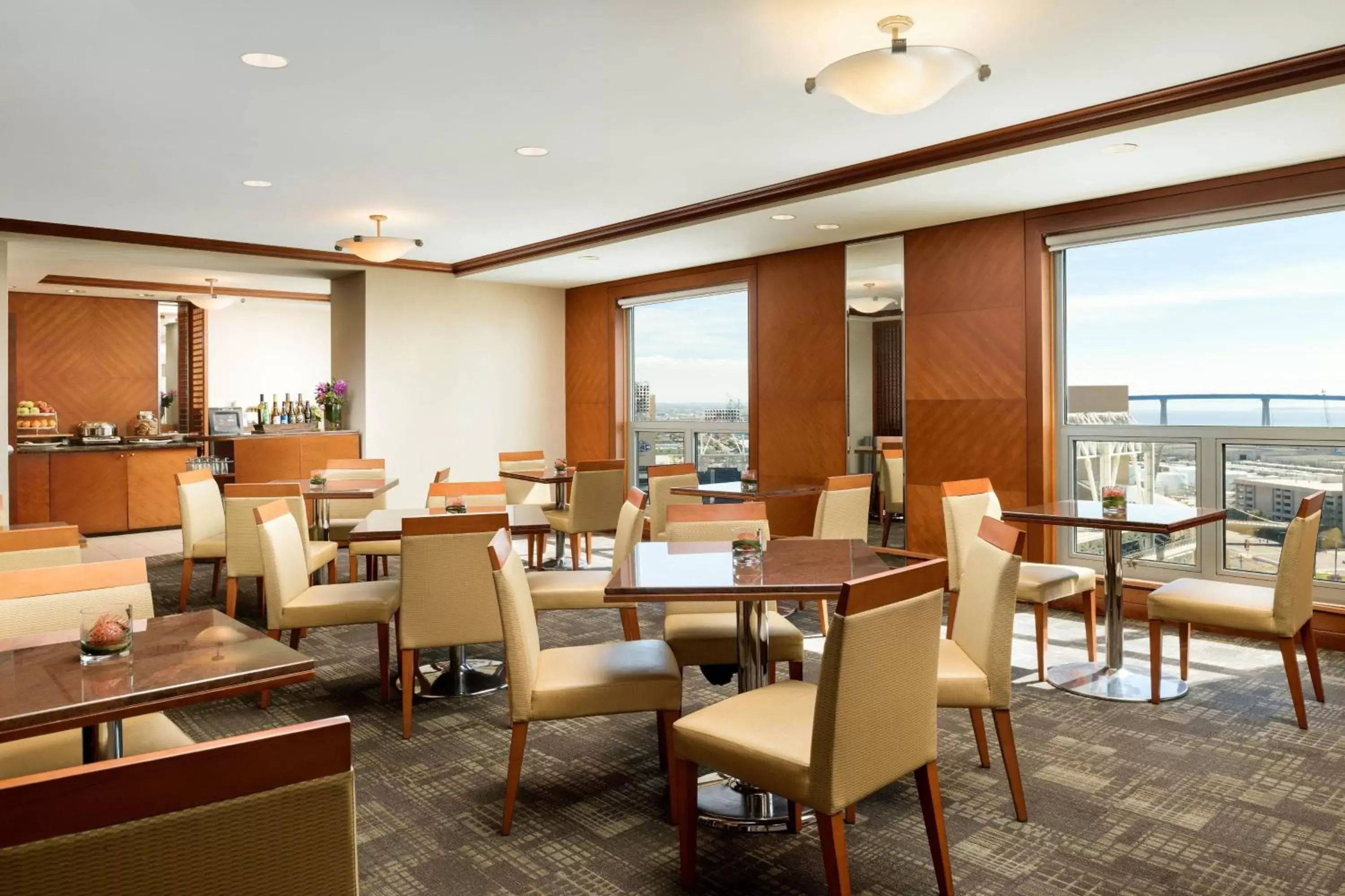 Lounge or bar, Restaurant/Places to Eat in San Diego Marriott Gaslamp Quarter - No Resort Fees