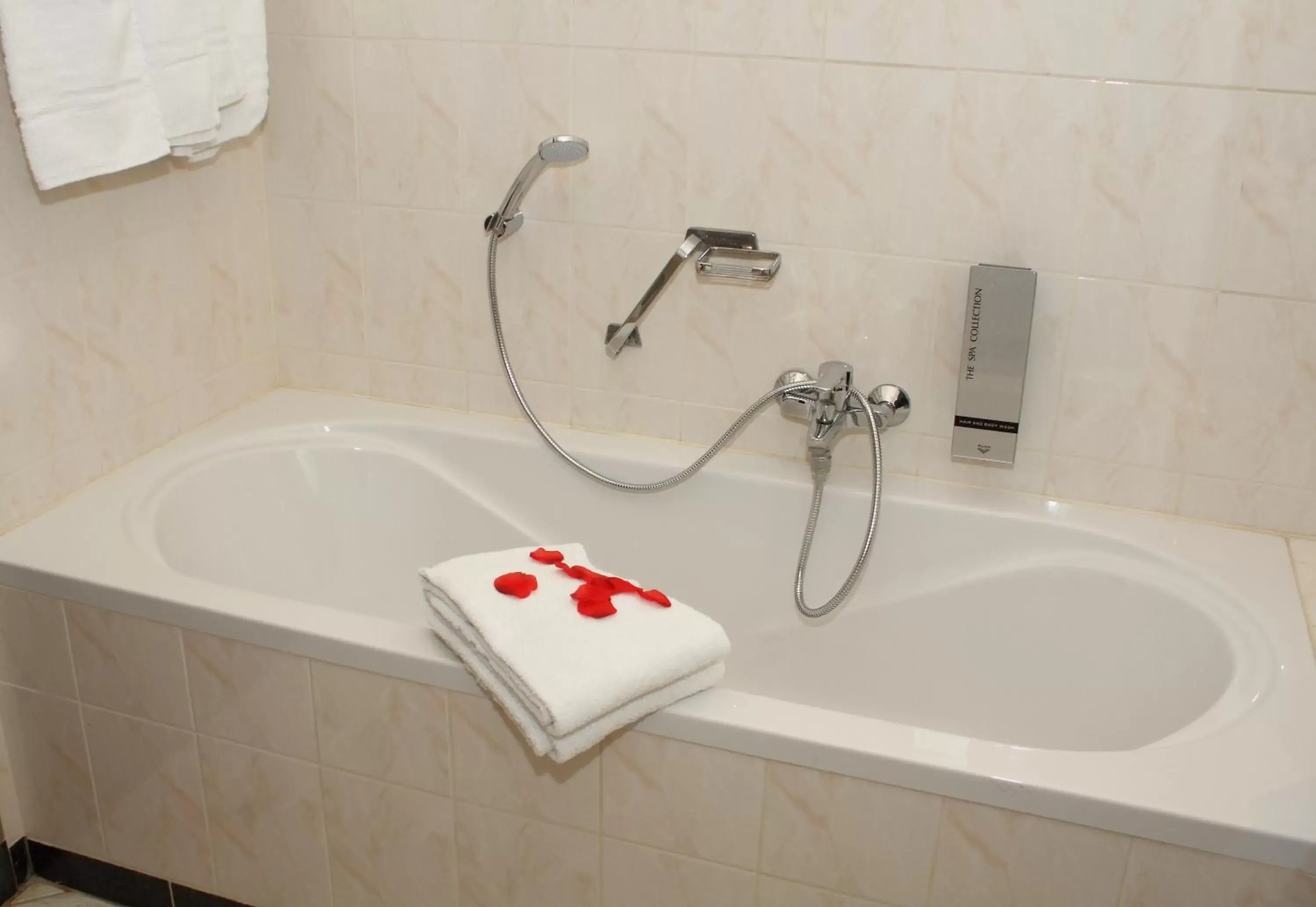 Bathroom in Van der Valk Hotel Groningen-Westerbroek