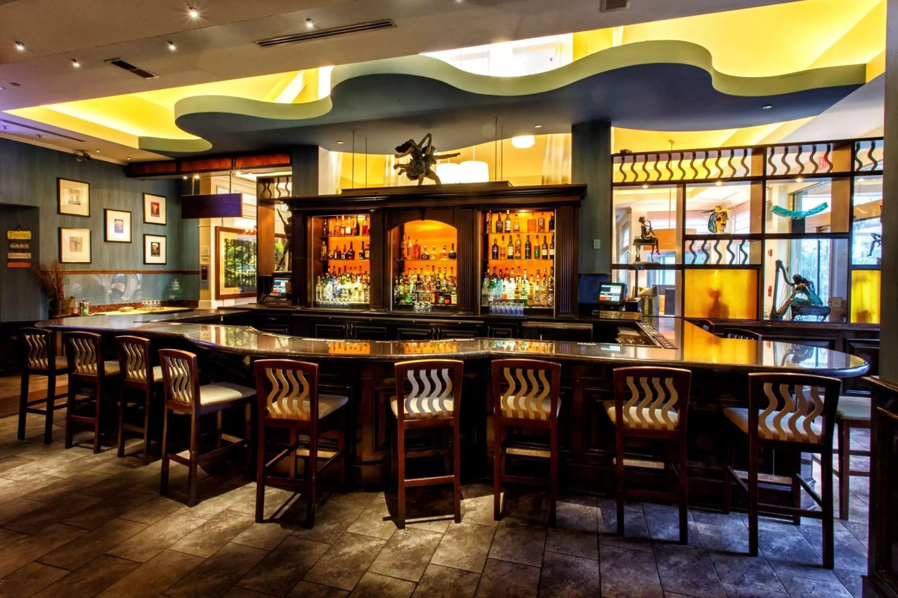 Restaurant/places to eat, Lounge/Bar in Hilton Garden Inn New York/Staten Island