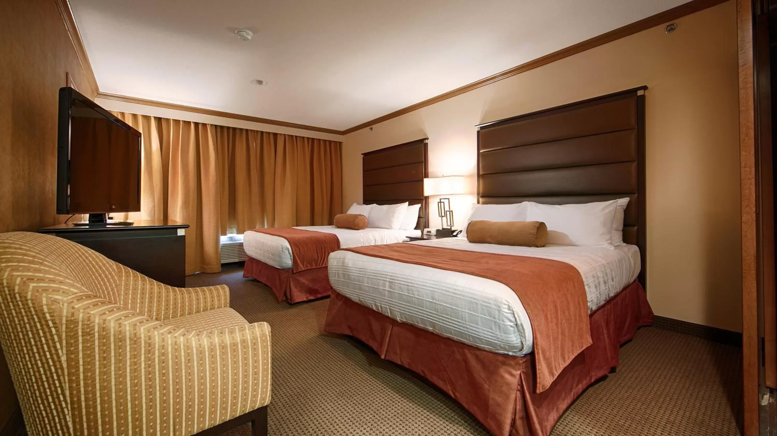 Queen Room with Two Queen Beds - Non-Smoking in Camrose Resort Casino