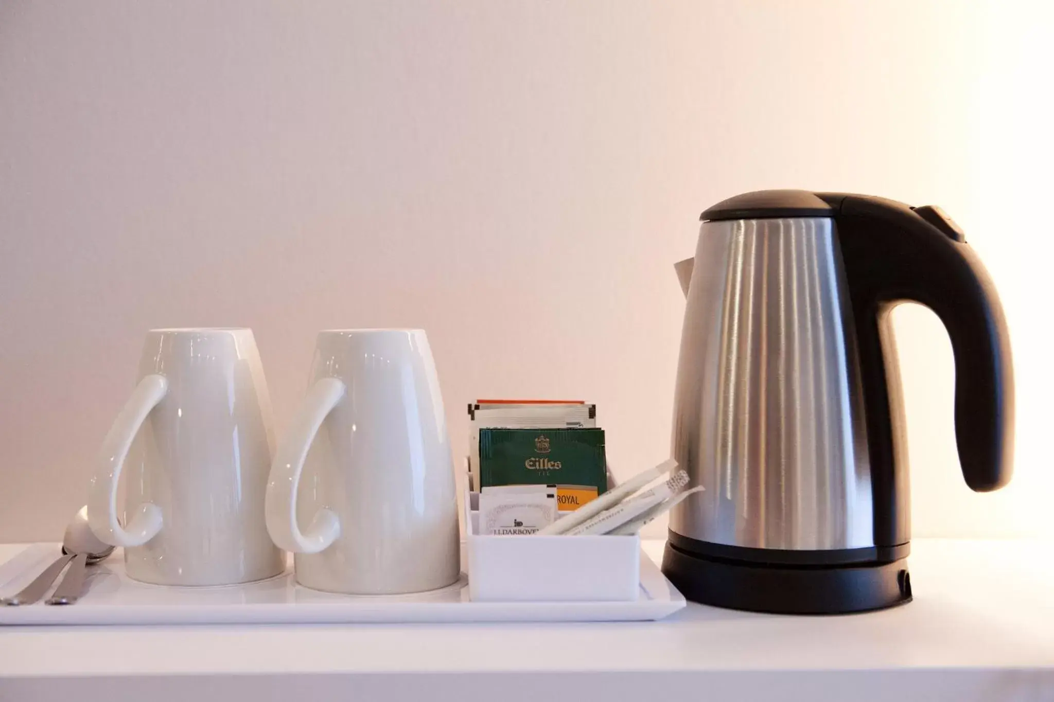 Bedroom, Coffee/Tea Facilities in Holiday Inn Express Munich - Olympiapark, an IHG Hotel