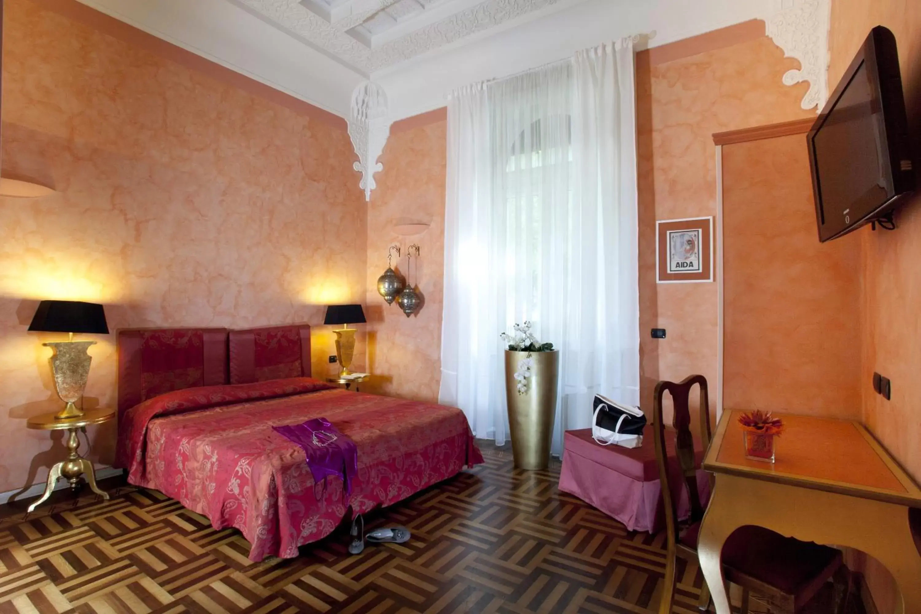 Photo of the whole room, Bed in Palazzo Lombardo