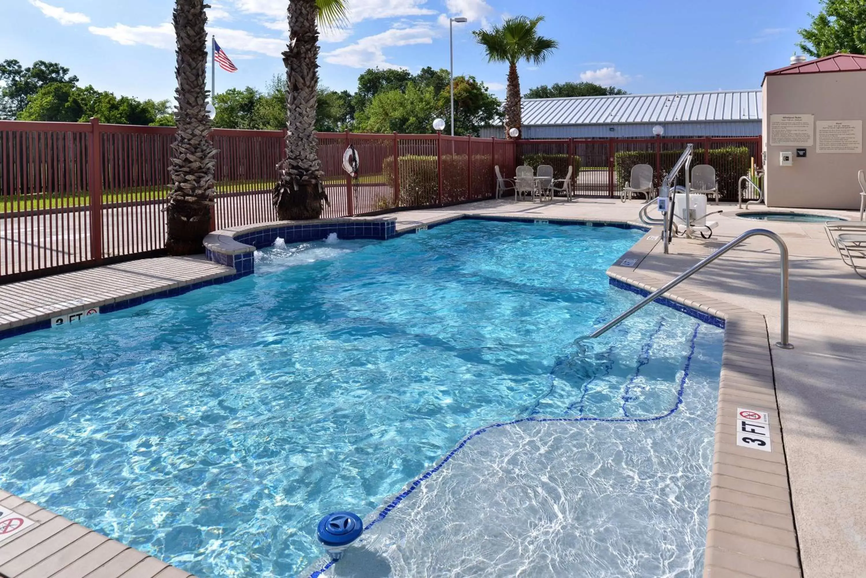 Pool view, Swimming Pool in Hampton Inn Houston-Deer Park Ship Area