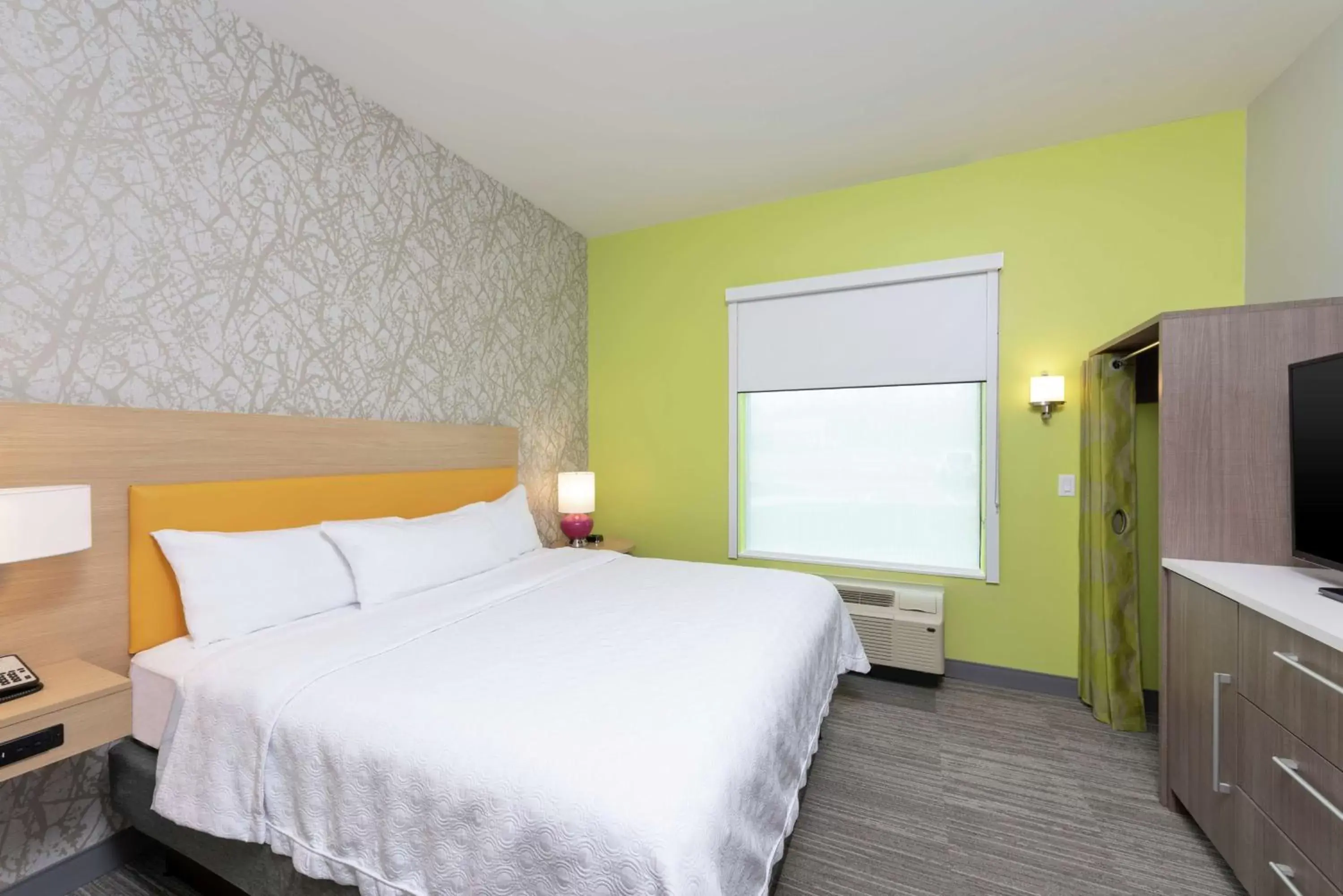 Bedroom, Bed in Home2 Suites By Hilton Indianapolis Airport