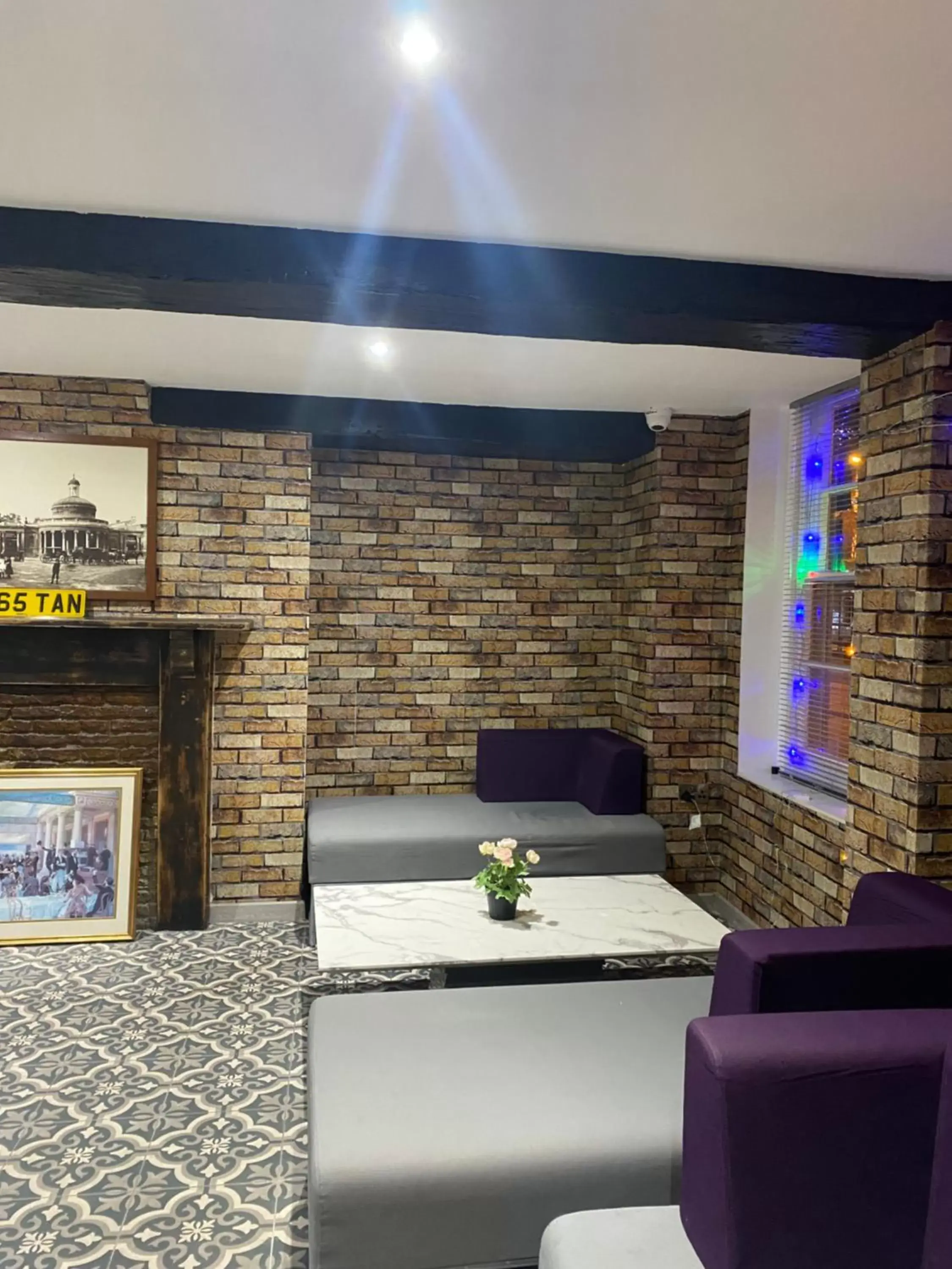 Lounge or bar, Lobby/Reception in The Town Hotel