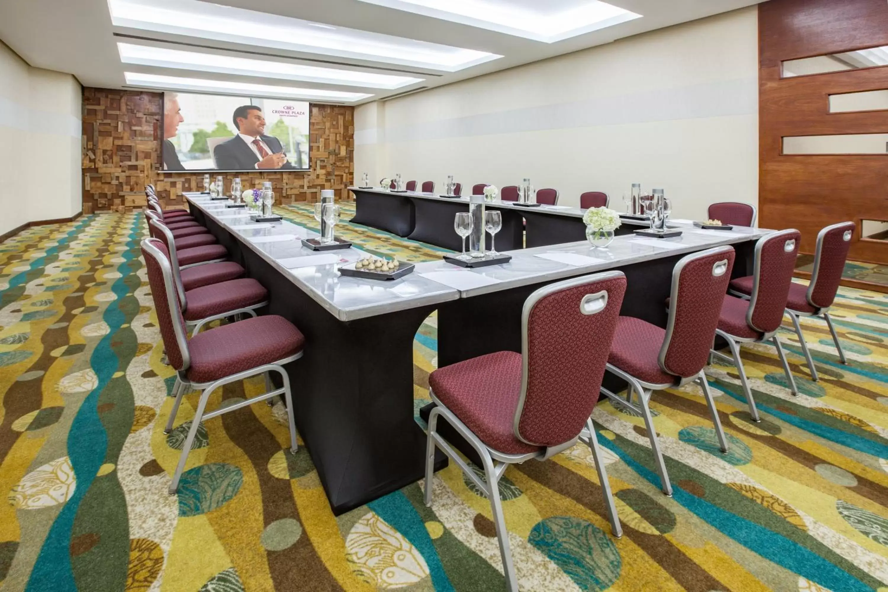 Meeting/conference room in Crowne Plaza Santo Domingo, an IHG Hotel