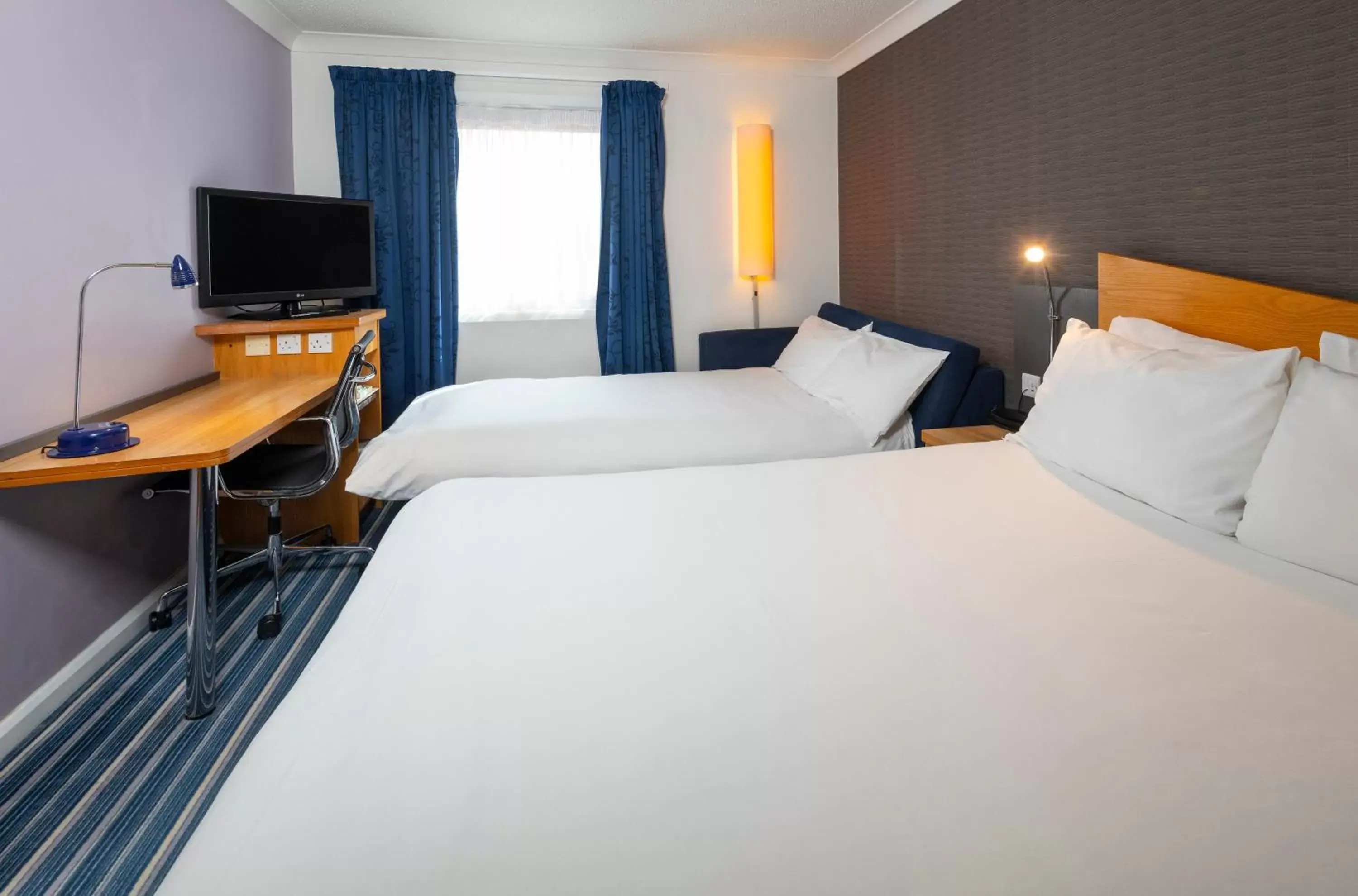Bedroom, Bed in Holiday Inn Express Bristol Filton, an IHG Hotel