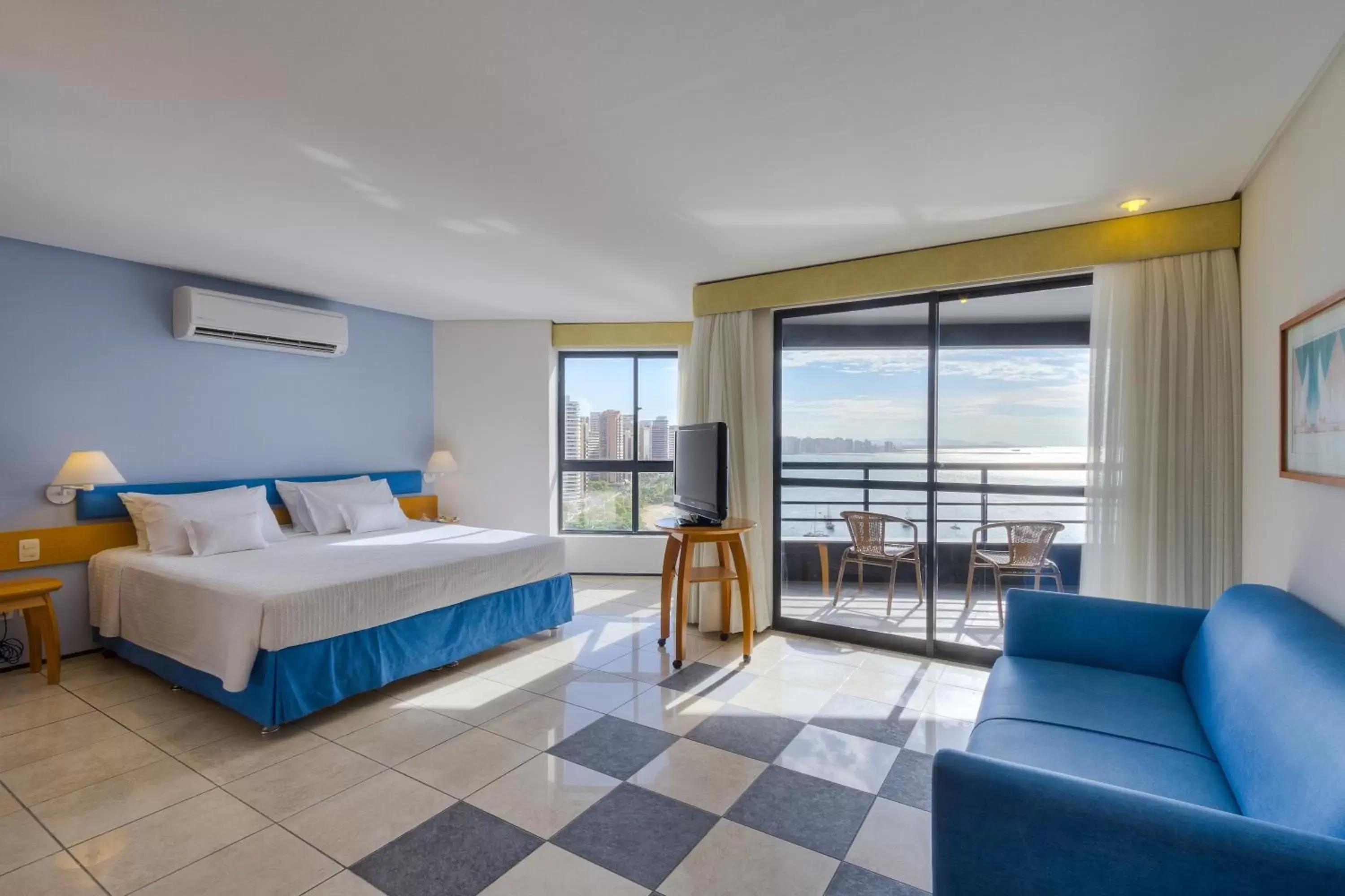 Photo of the whole room, Bed in Iate Plaza Hotel Photo of the whole room, Bed in Iate Plaza Hotel