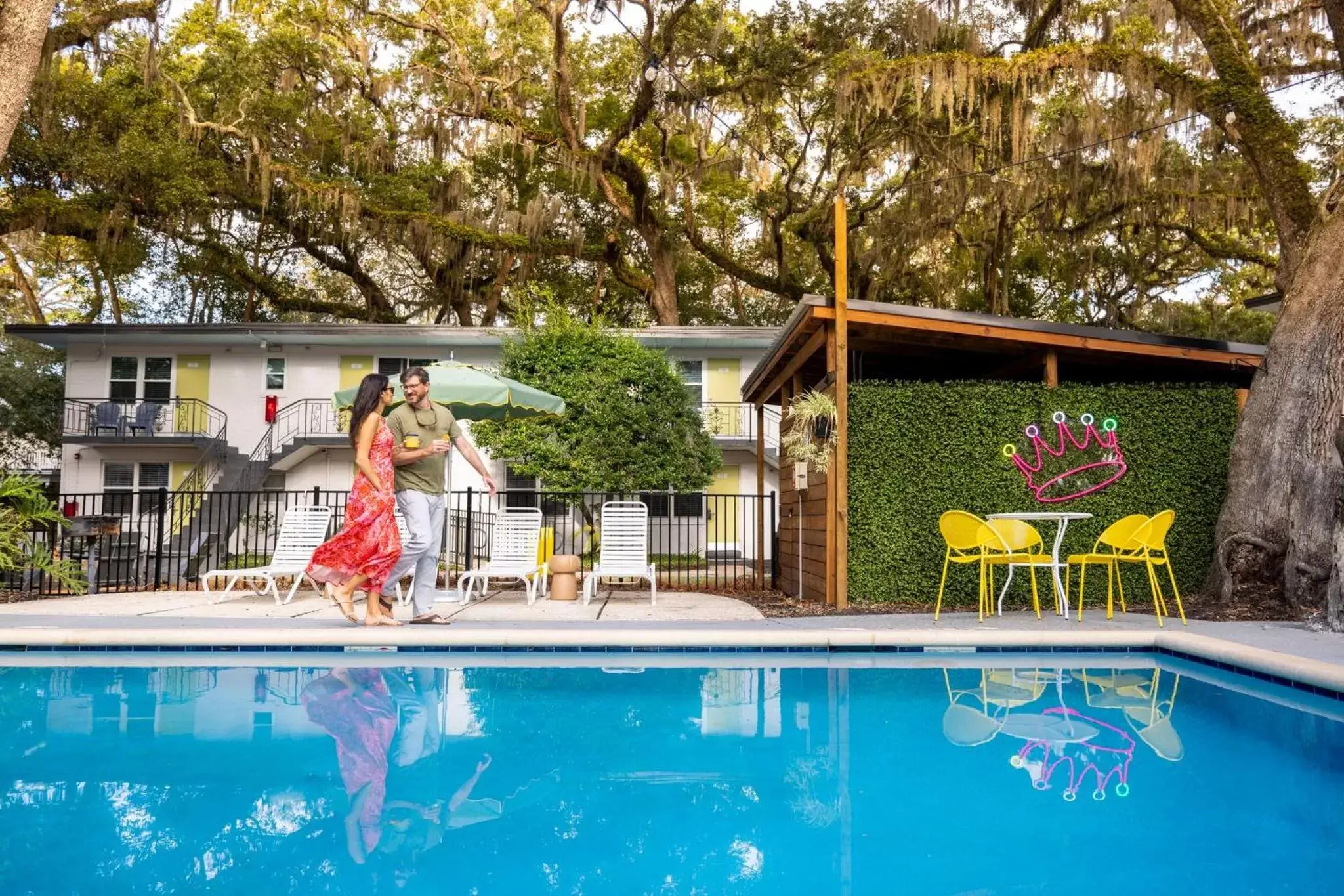 Swimming Pool in Queen's Court Inn