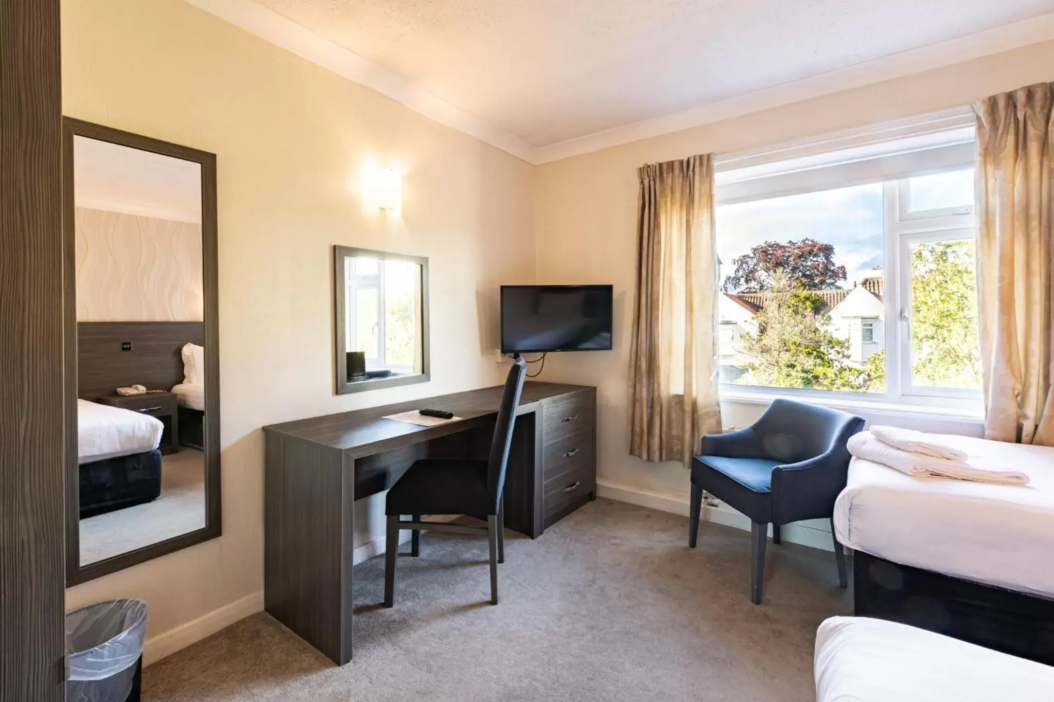 Bedroom, Bed in Parkmore Hotel & Leisure Club, Sure Hotel Collection by BW Bedroom, Bed in Parkmore Hotel & Leisure Club, Sure Hotel Collection by BW