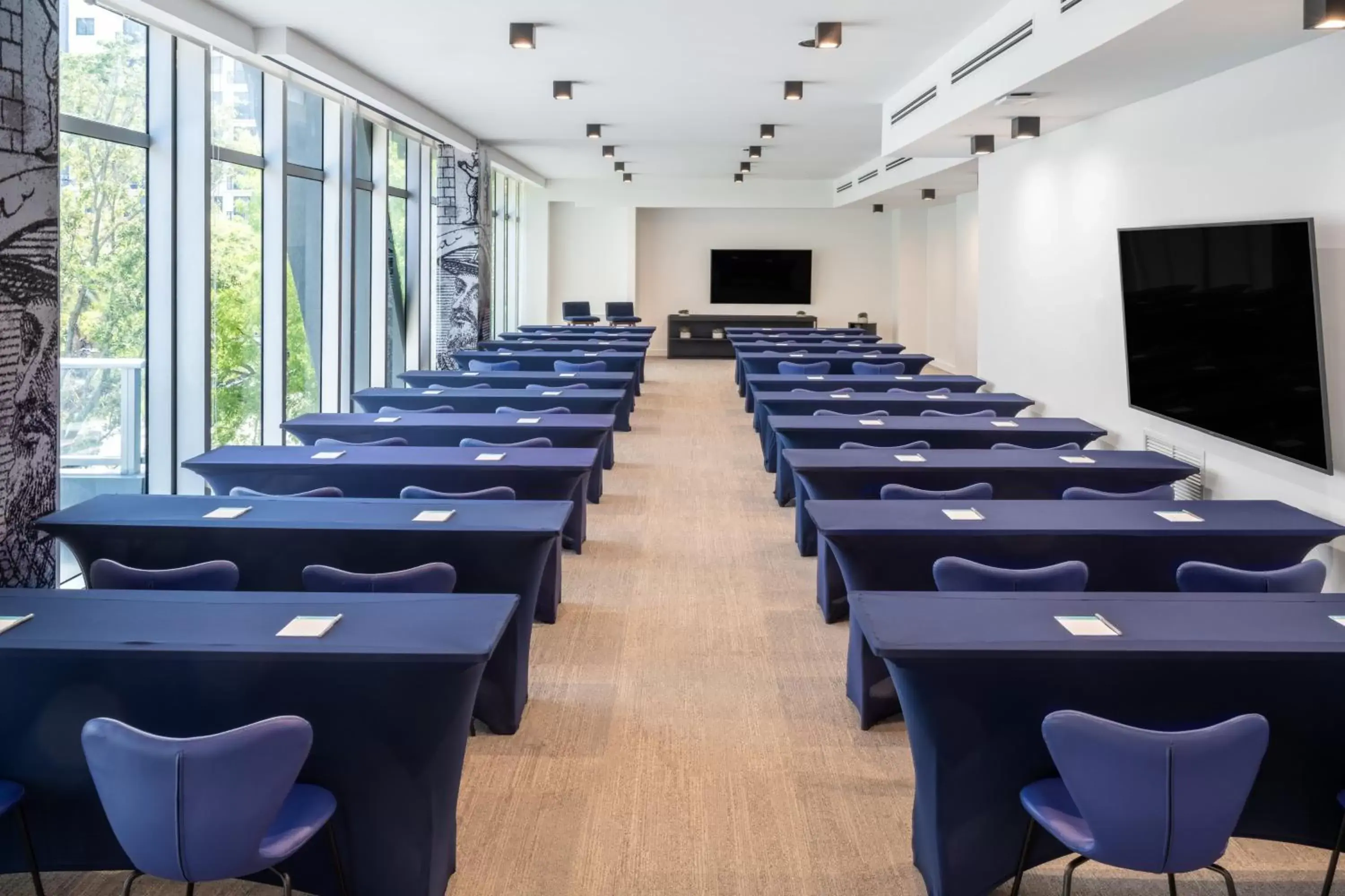 Meeting/conference room in Atwell Suites - Miami Brickell, an IHG Hotel