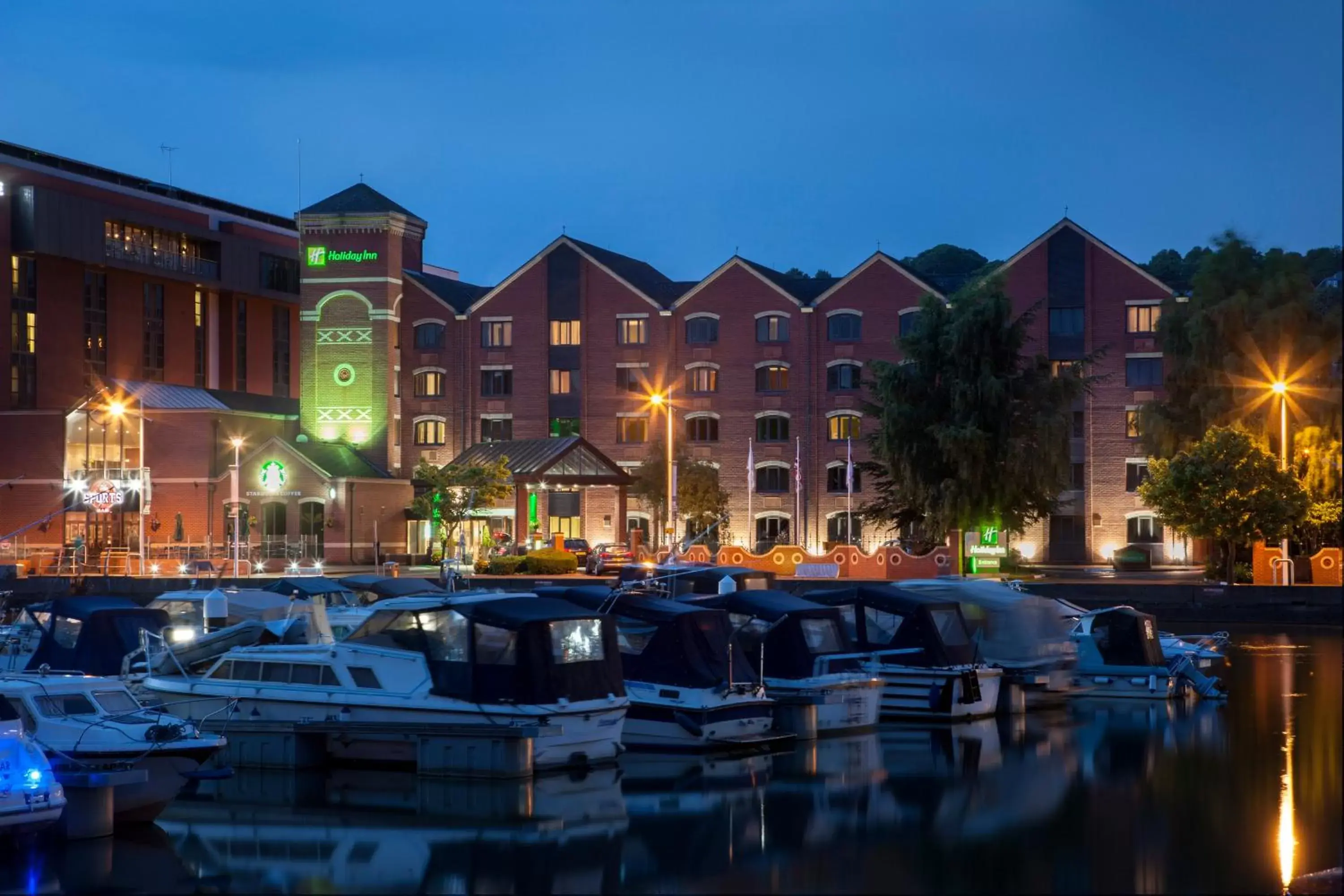 Property Building in Holiday Inn Lincoln, an IHG Hotel