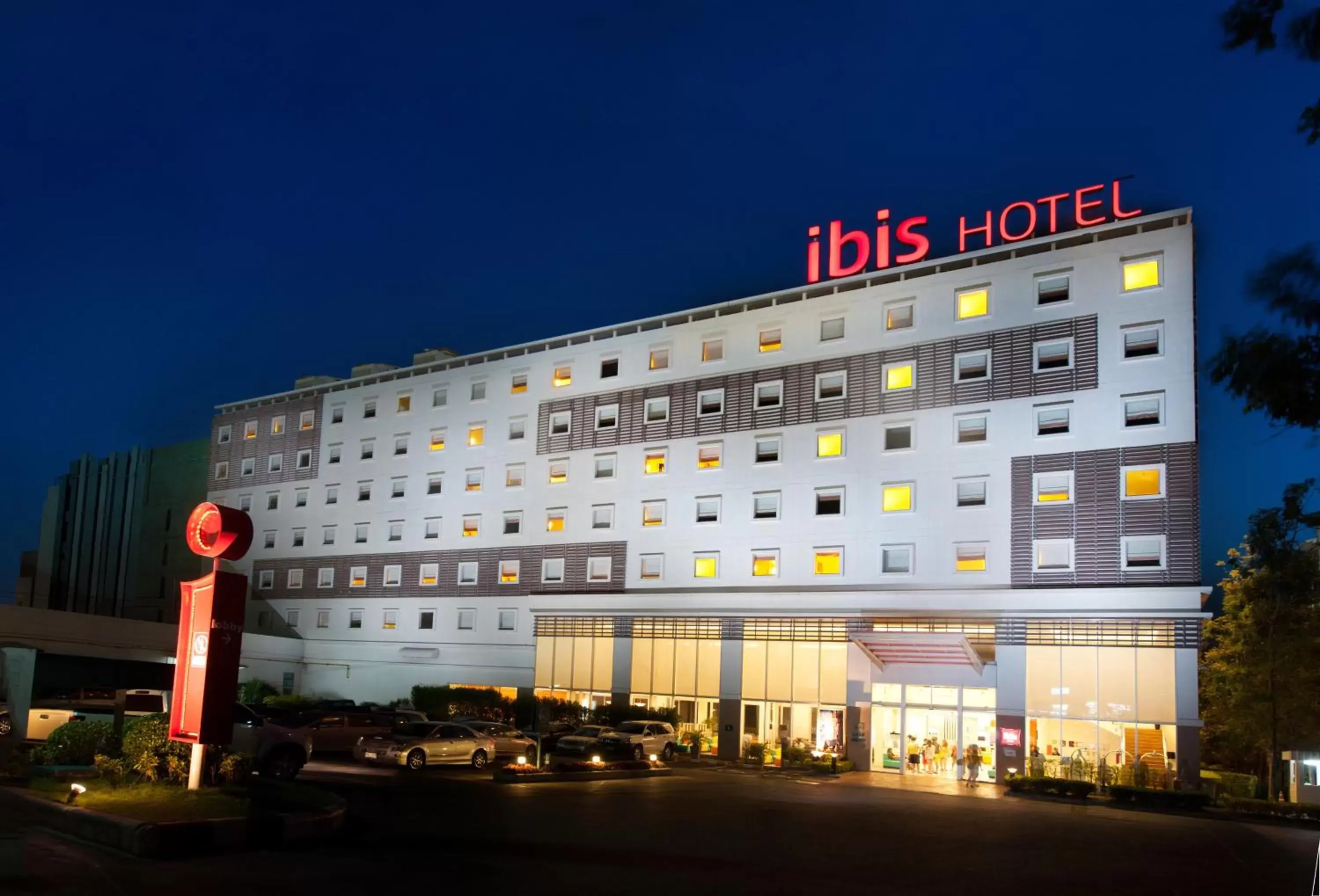 Facade/entrance in Ibis Pattaya Facade/entrance in Ibis Pattaya