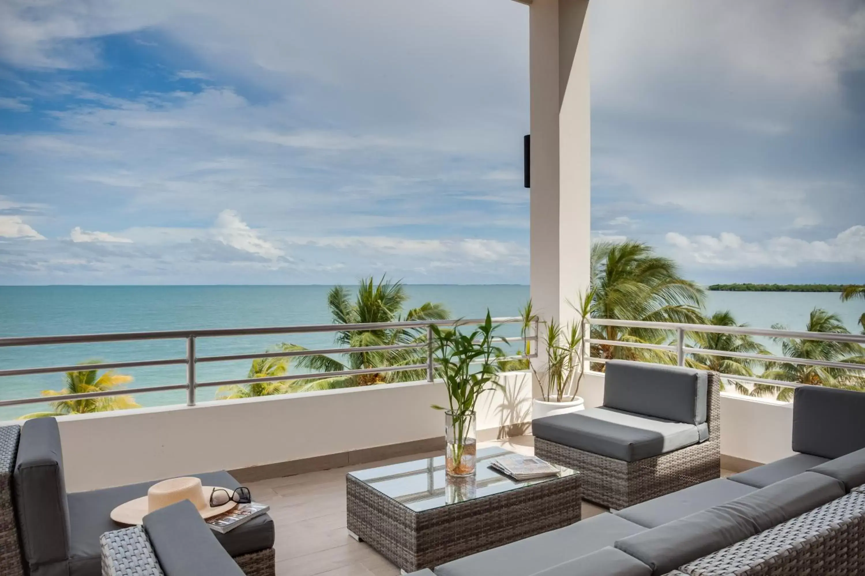 Balcony/Terrace in The Ellysian Boutique Hotel