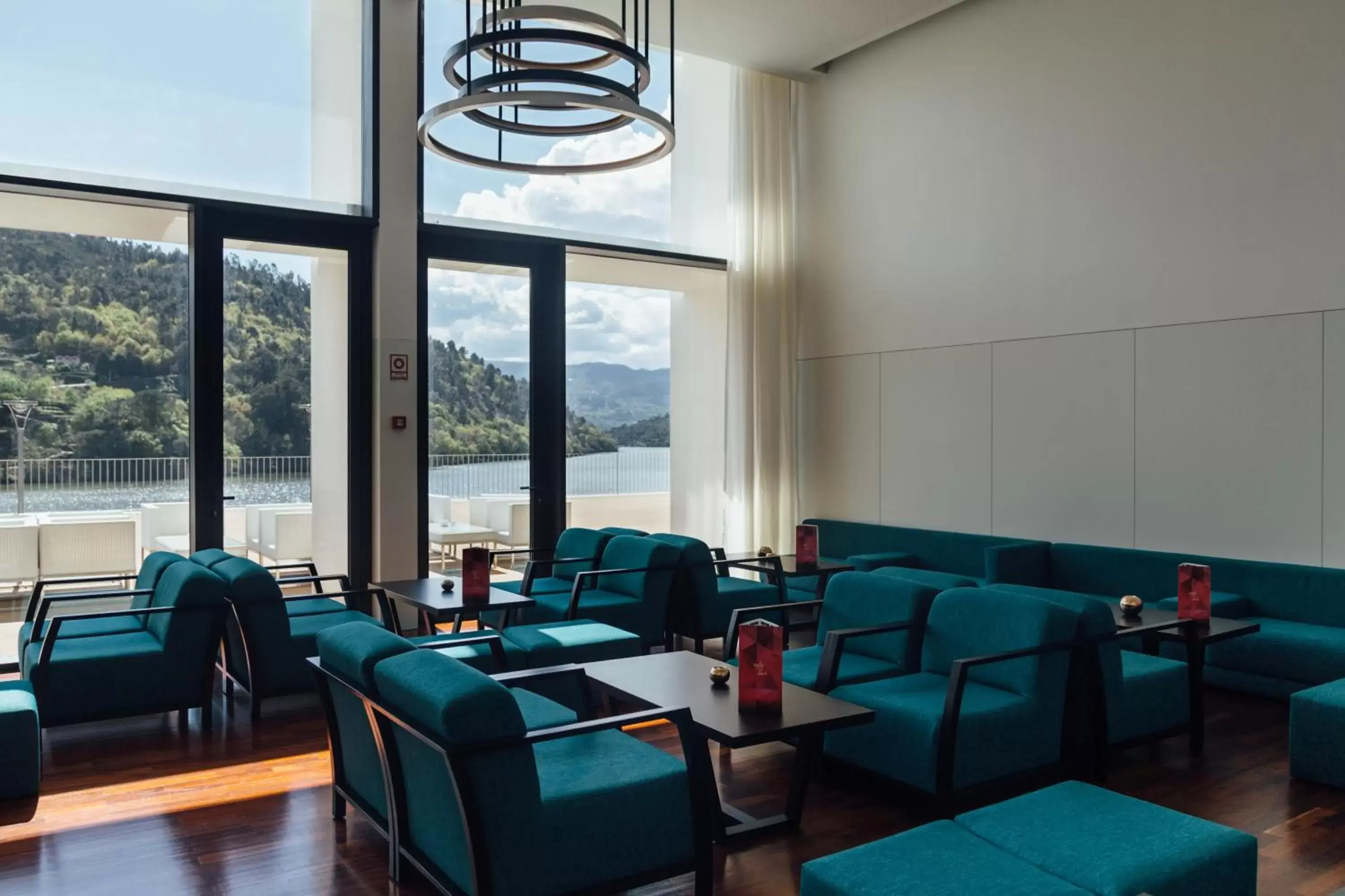 Lounge or bar in Douro Royal Valley Hotel & Spa