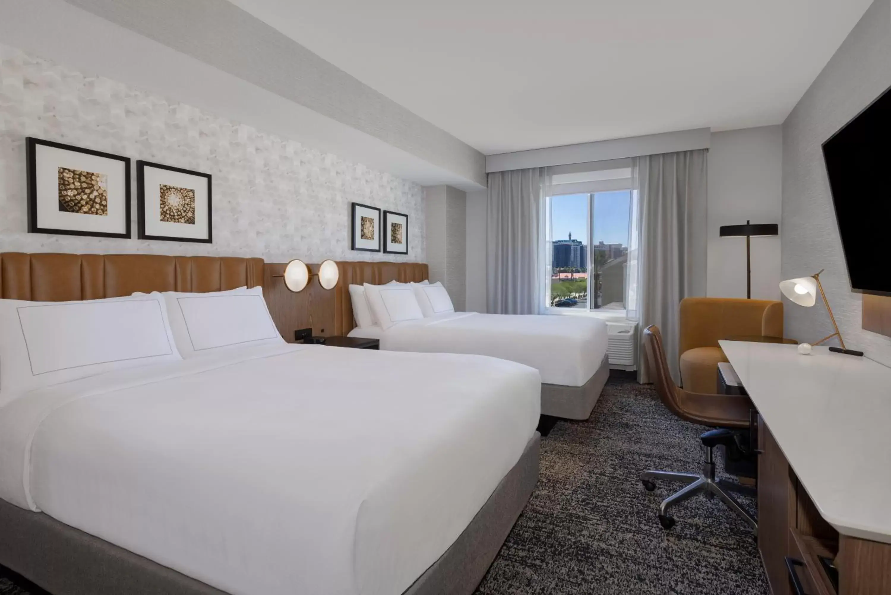 Bed in DoubleTree by Hilton Las Vegas East Flamingo