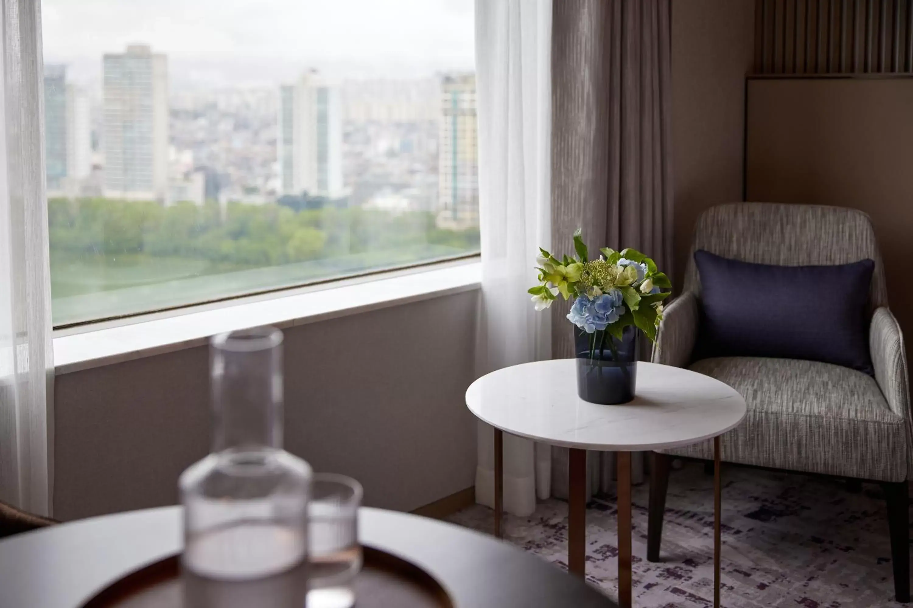 Bedroom in Lotte Hotel World