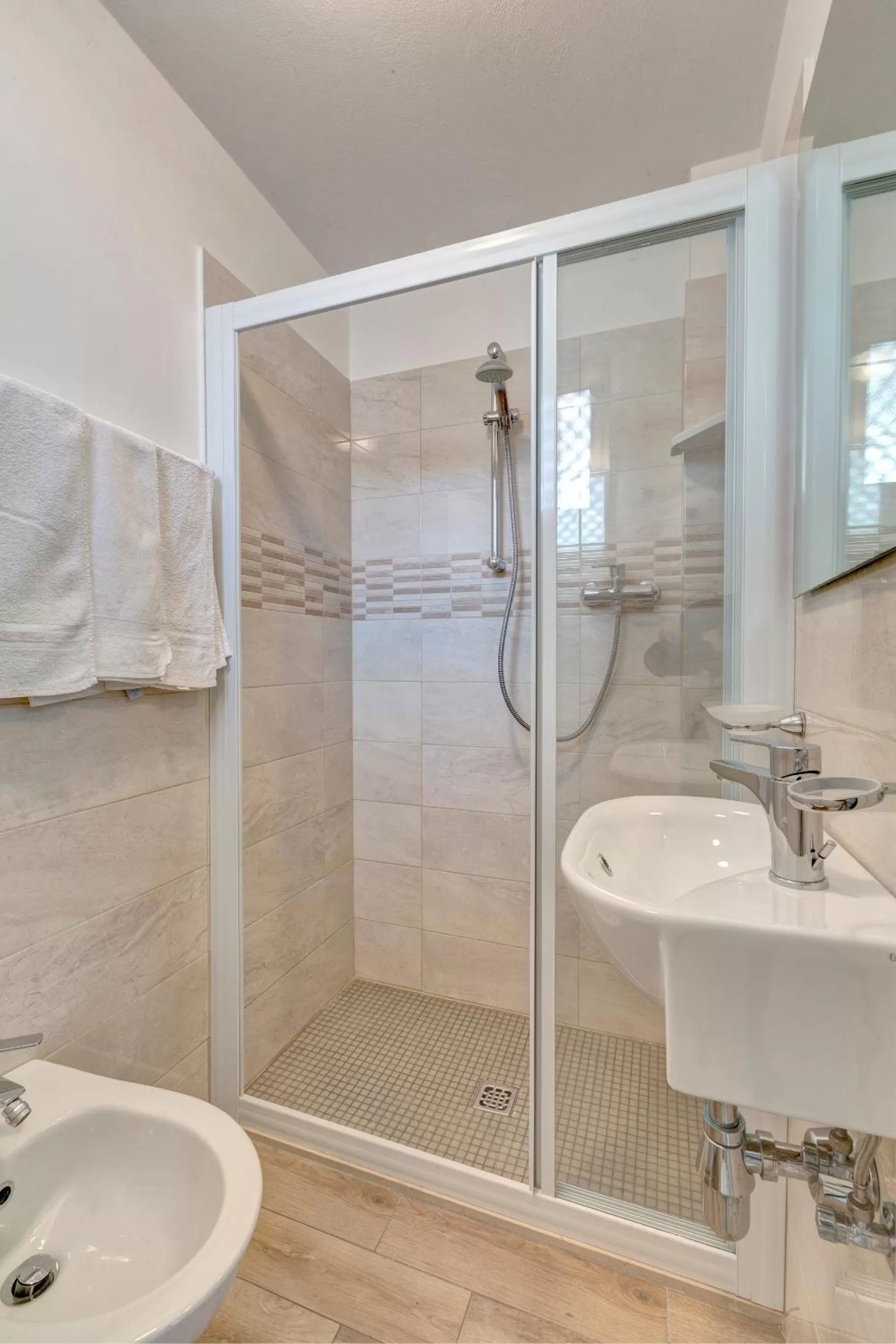 People in Hotel Niagara Riccione