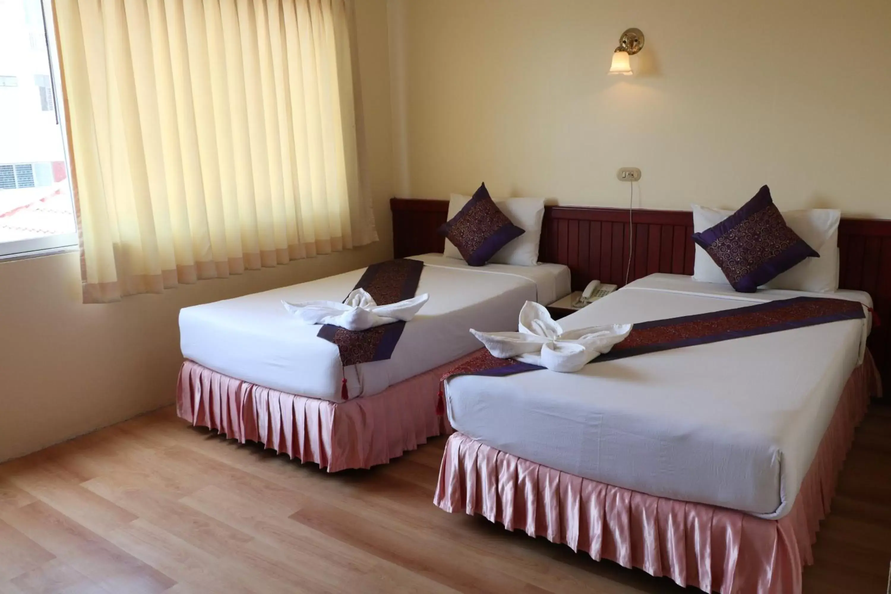 Bedroom, Bed in Chumphon Palace Hotel