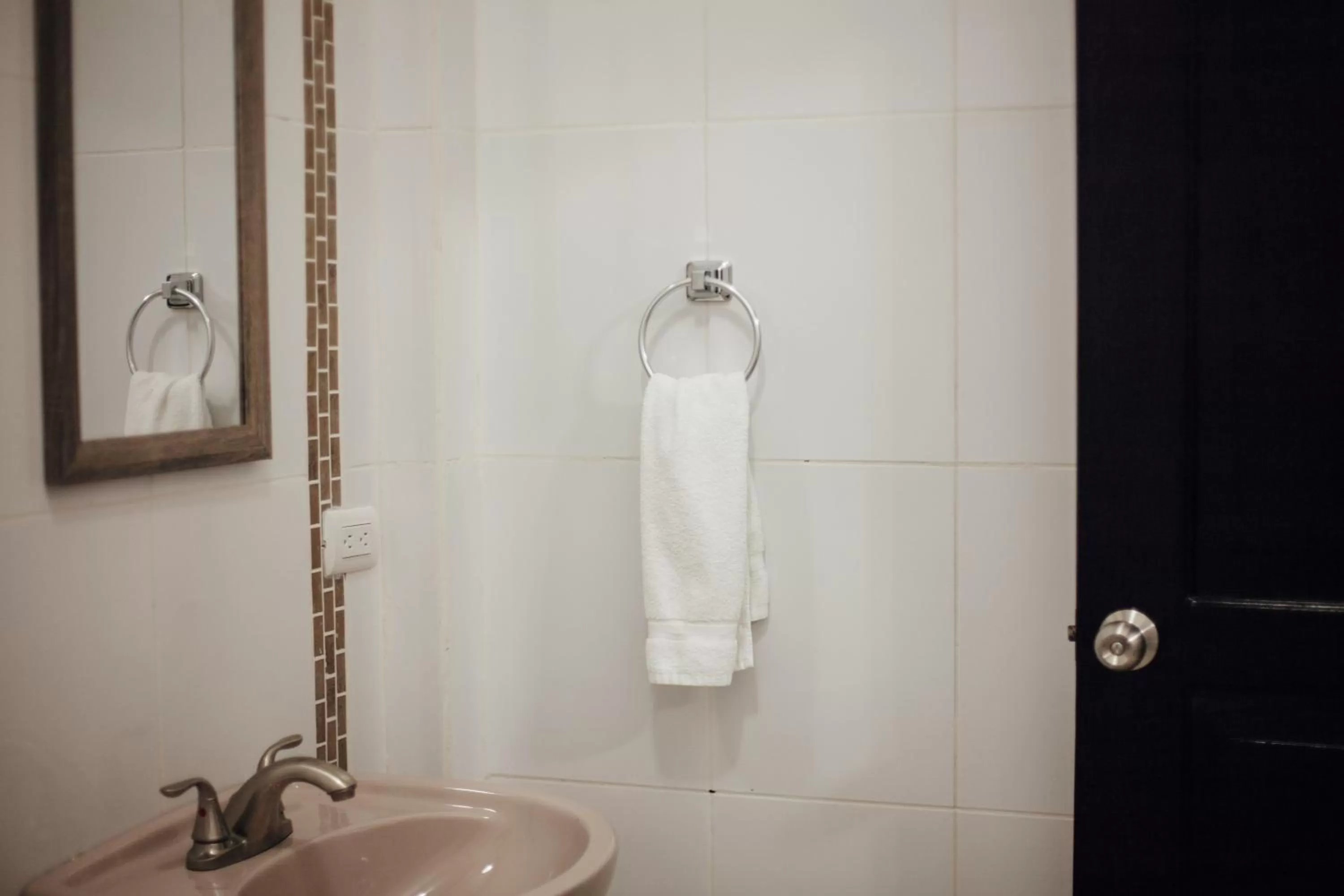 Single Room - single occupancy in Valley Garden Hotel