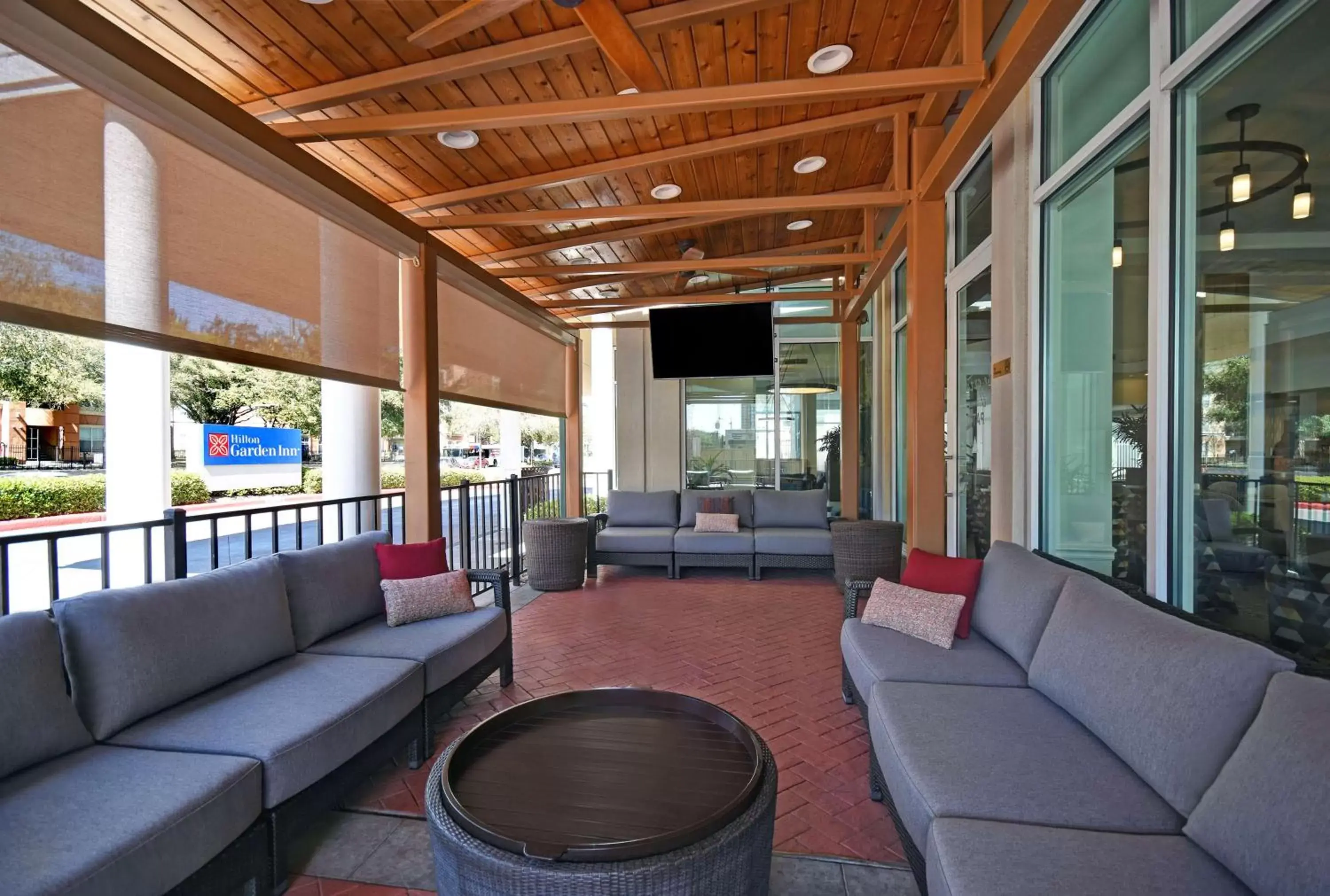 Patio, Seating Area in Hilton Garden Inn Houston/Galleria Area