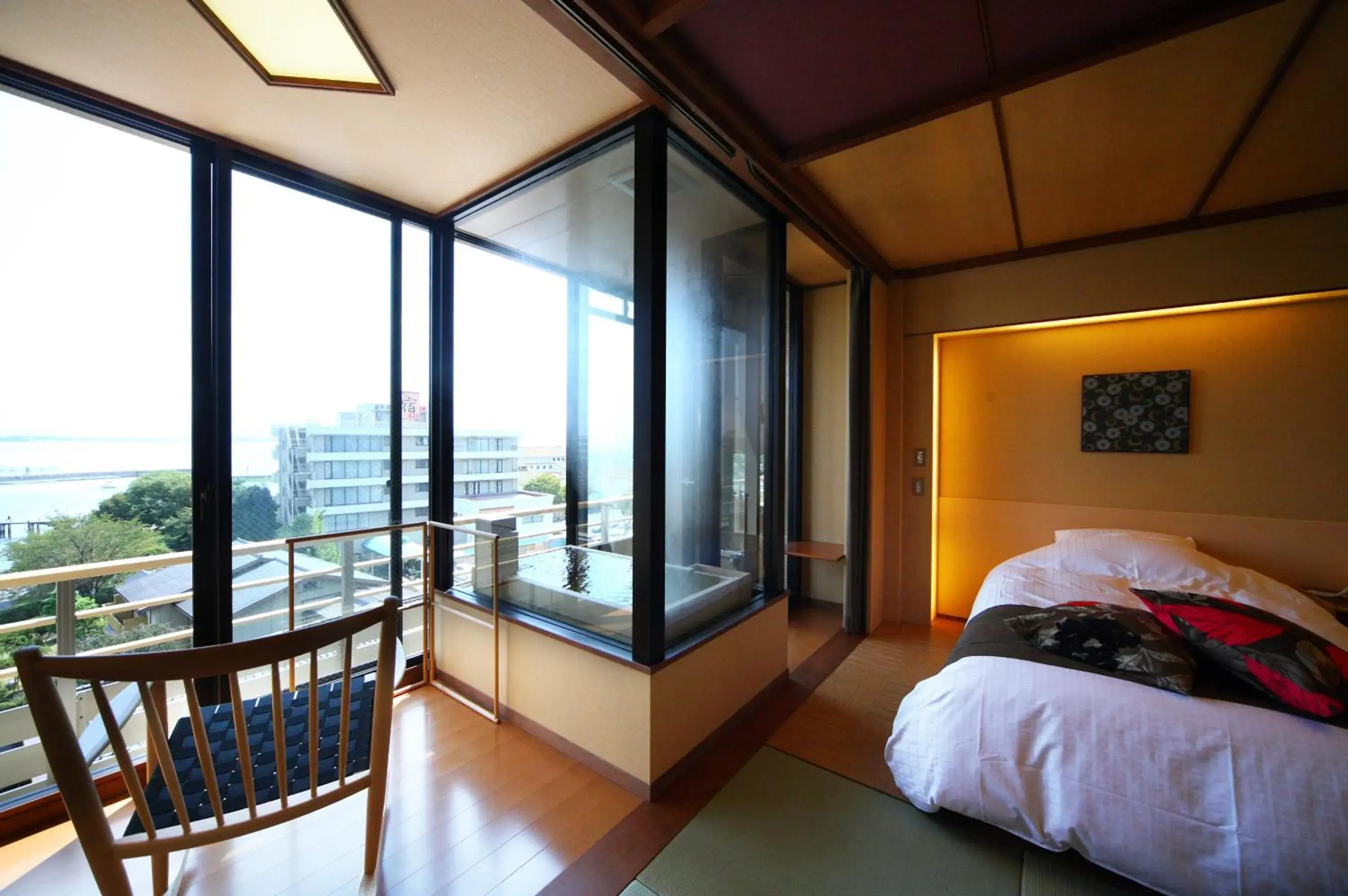 Bed in Biwako Ryokusuitei