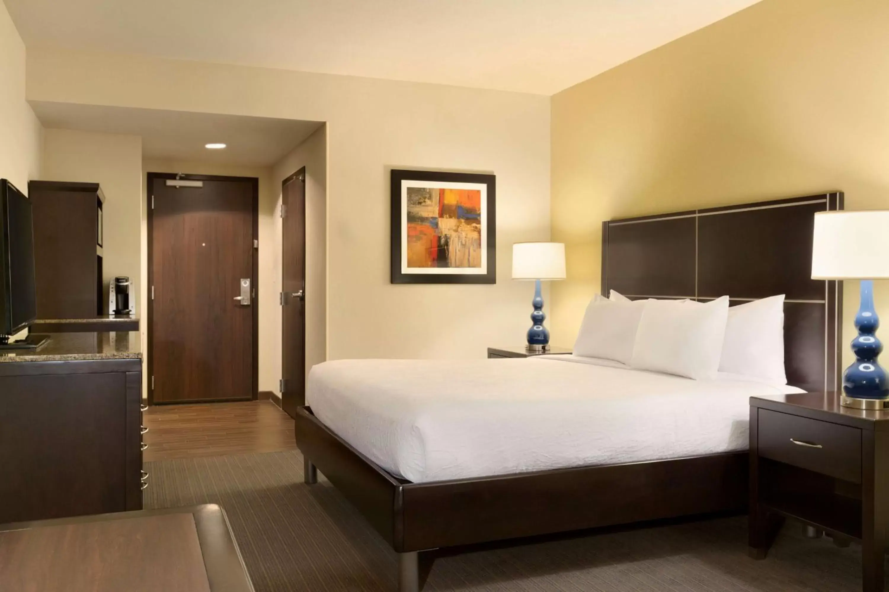 Bedroom, Bed in Hilton Garden Inn Houston NW America Plaza