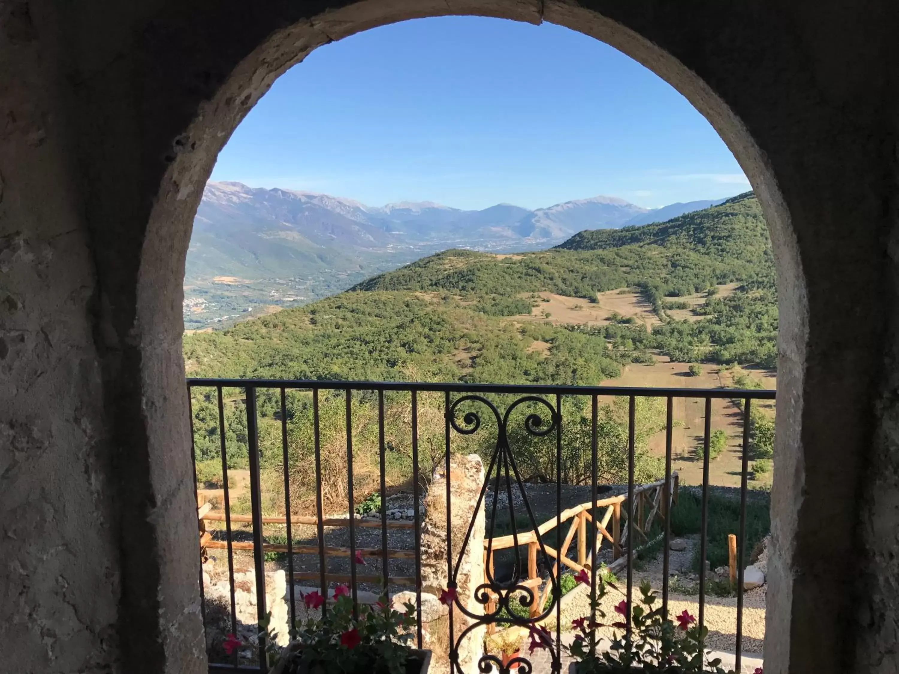 Balcony/Terrace, Mountain View in Charme in Perillis