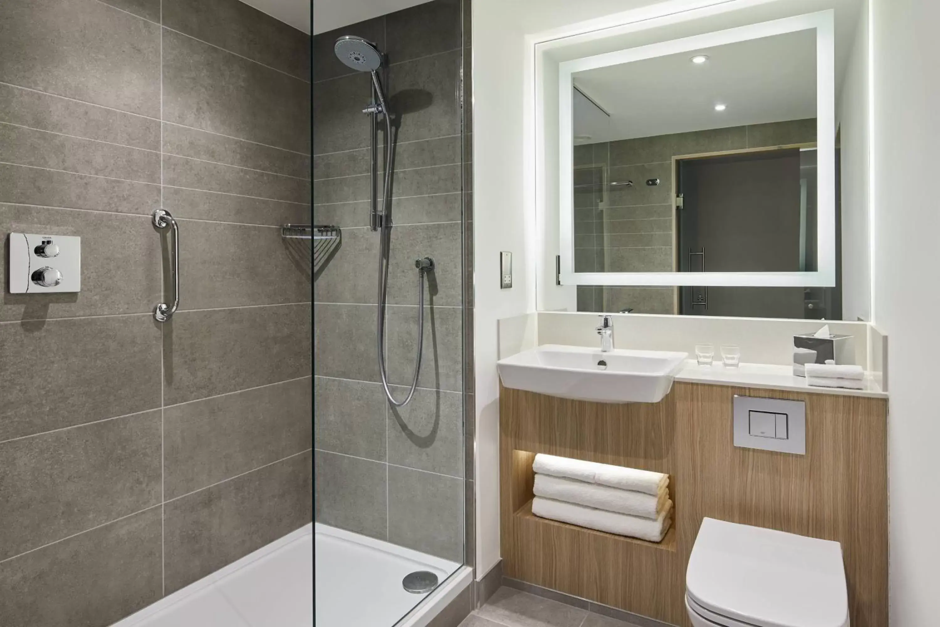 Bathroom in Courtyard by Marriott Keele Staffordshire