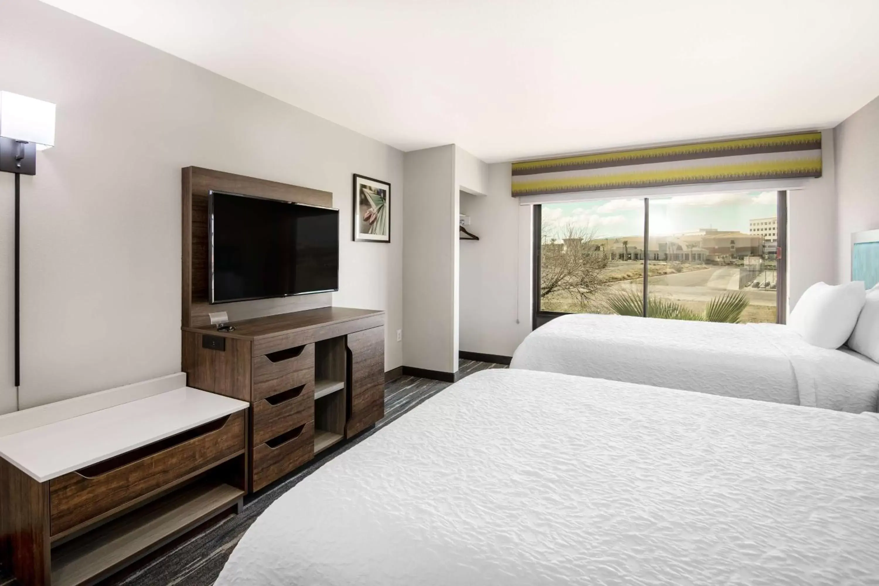 Bedroom, Bed in Hampton Inn & Suites Las Vegas-Henderson