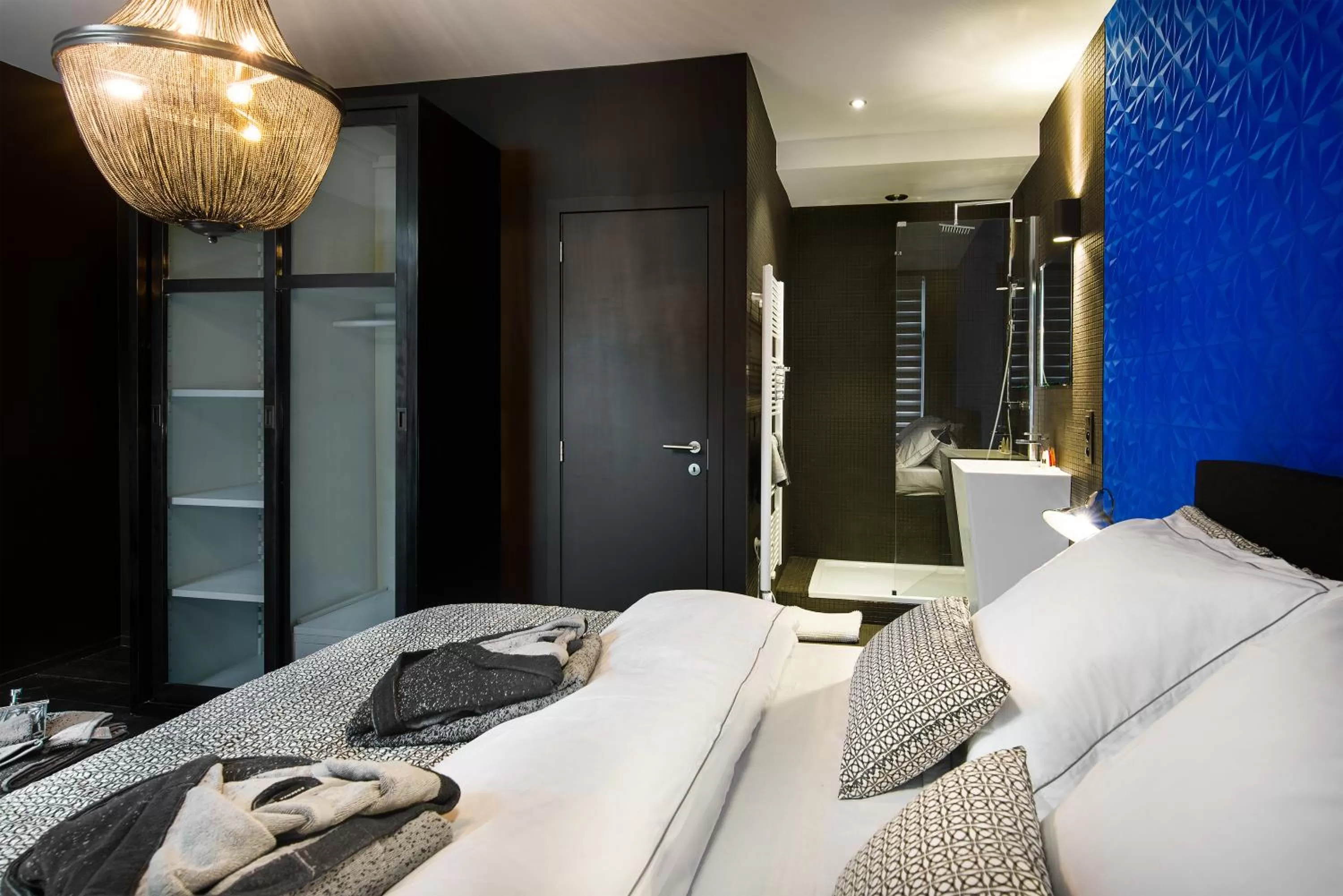 Bathroom, Bed in All In One