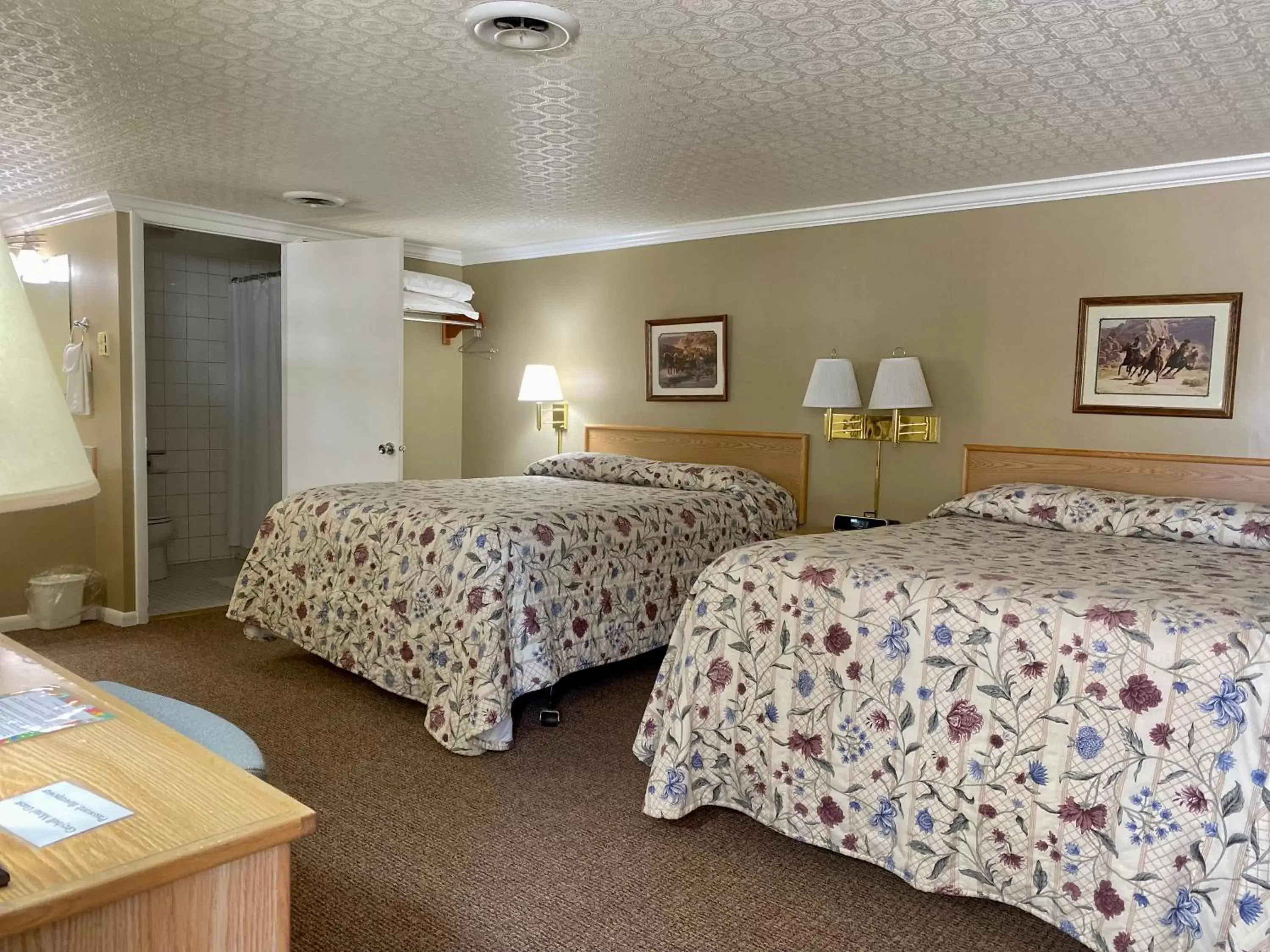 Bedroom, Bed in Greybull Motel